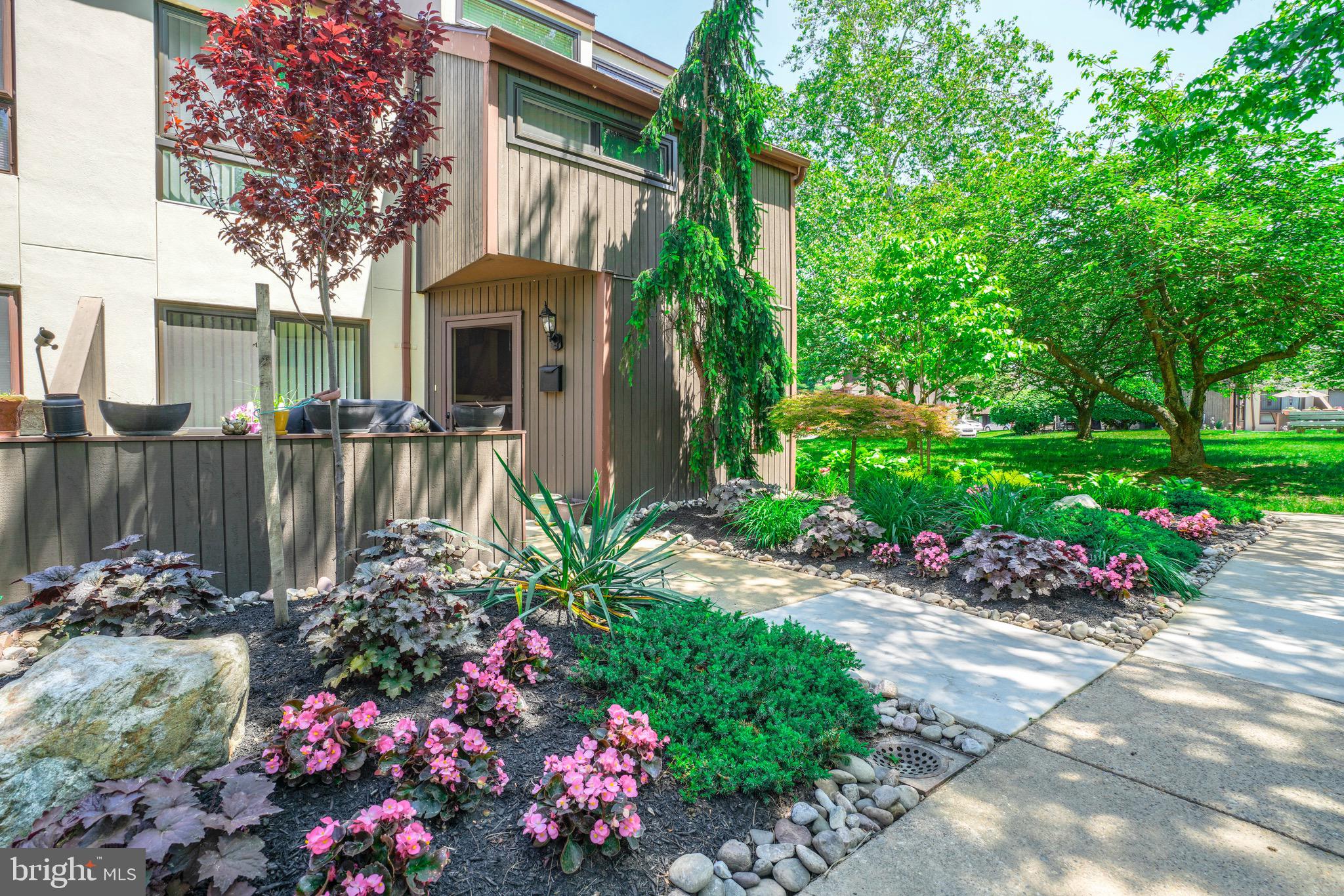BAKERS BAY CONDOMINIUMS - Residential