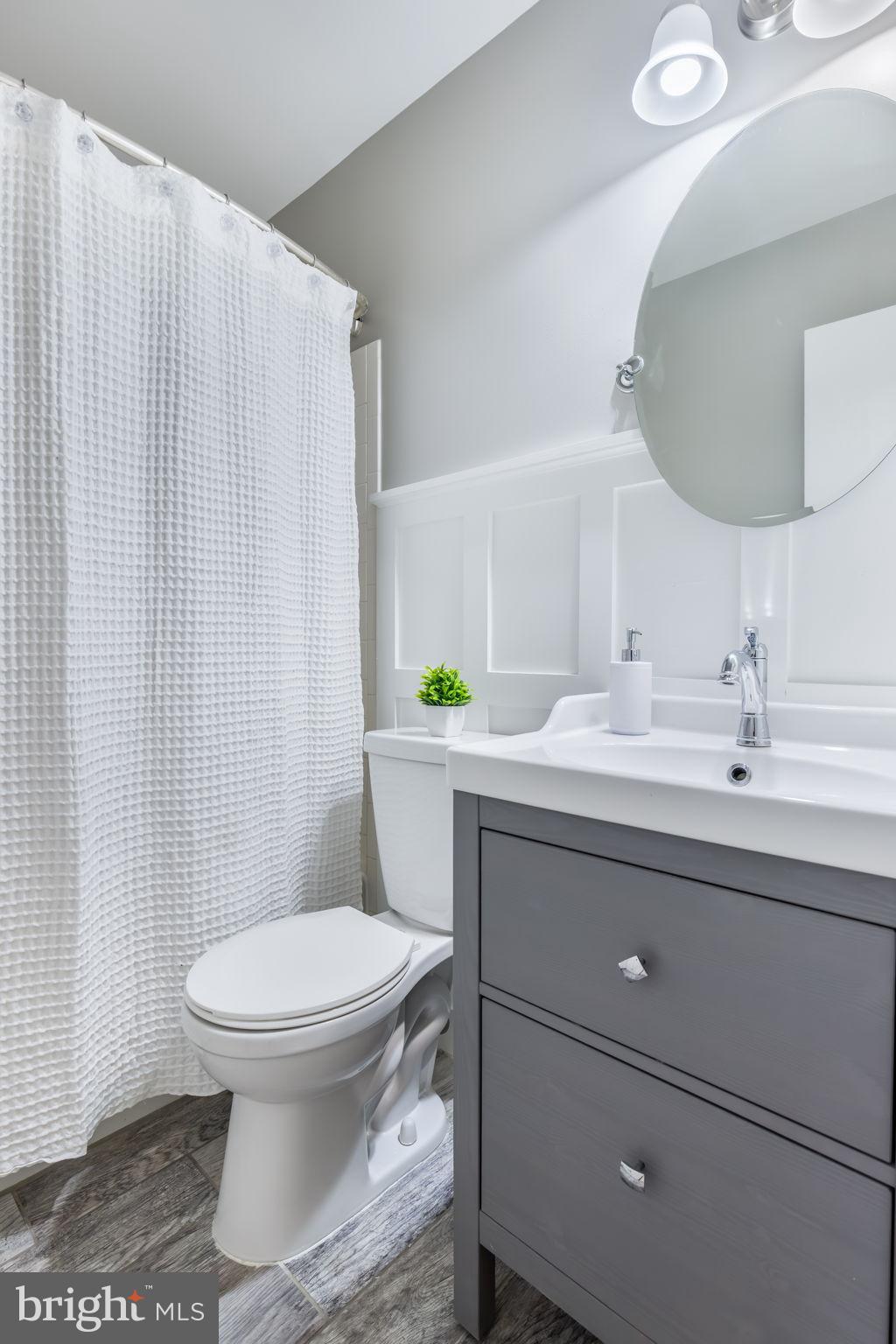 HOLLAND TOWNE - Residential