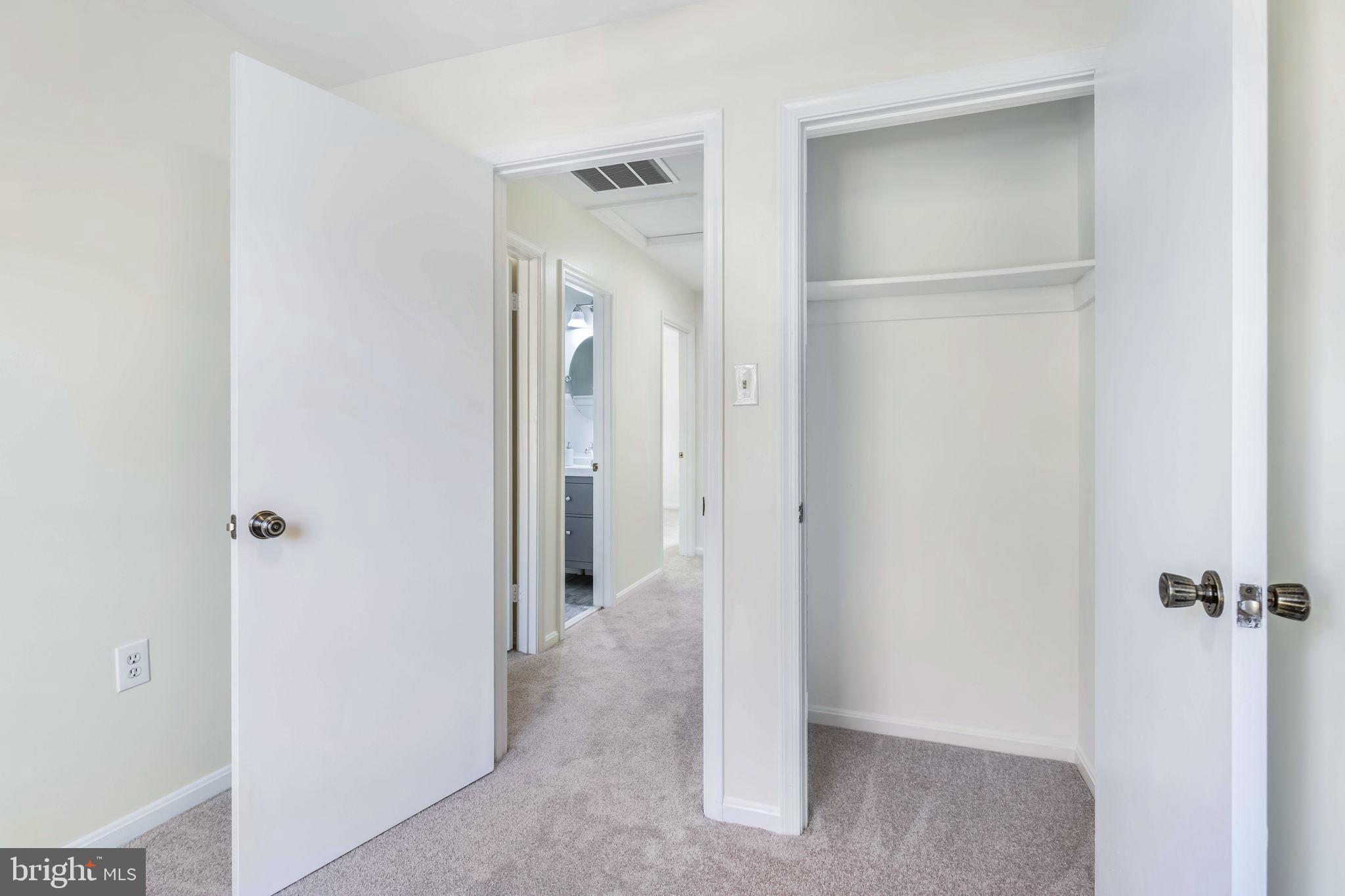 HOLLAND TOWNE - Residential