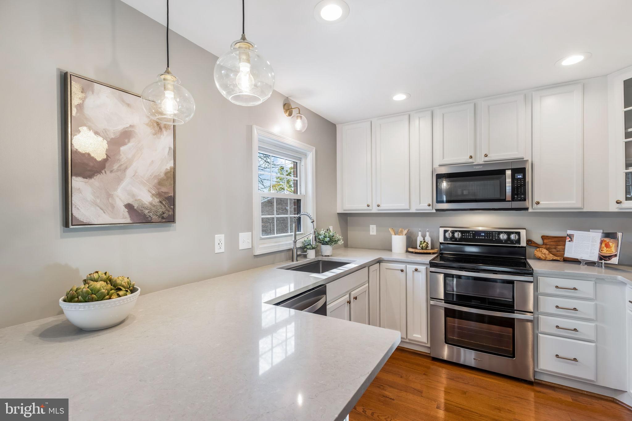 HOLLAND TOWNE - Residential