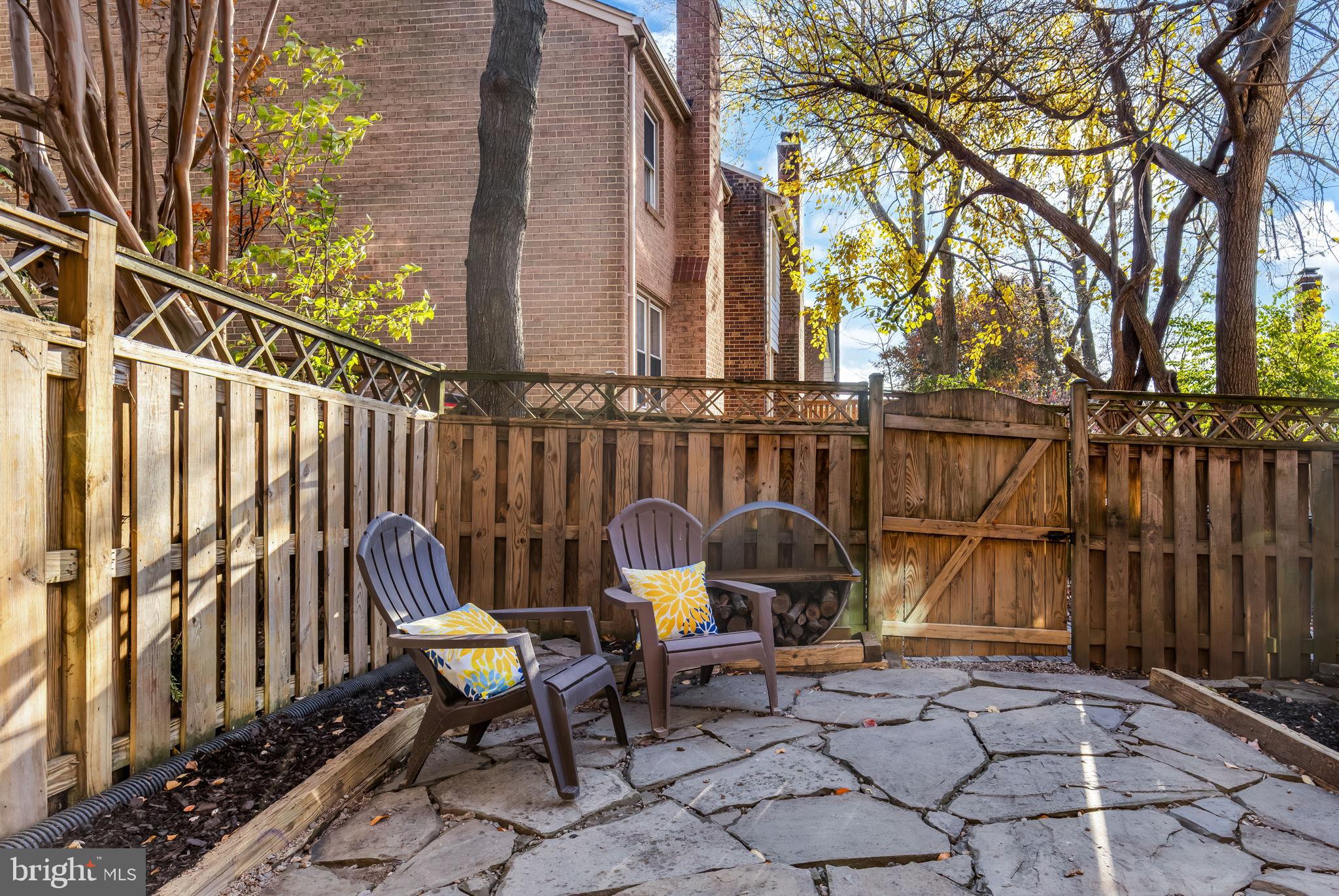 HOLLAND TOWNE - Residential