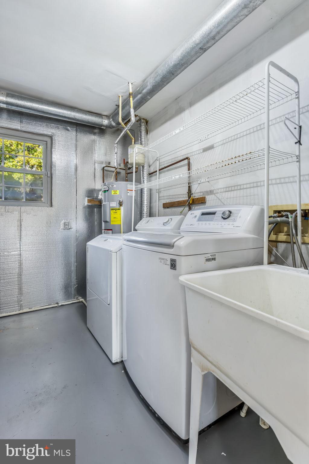 HOLLAND TOWNE - Residential