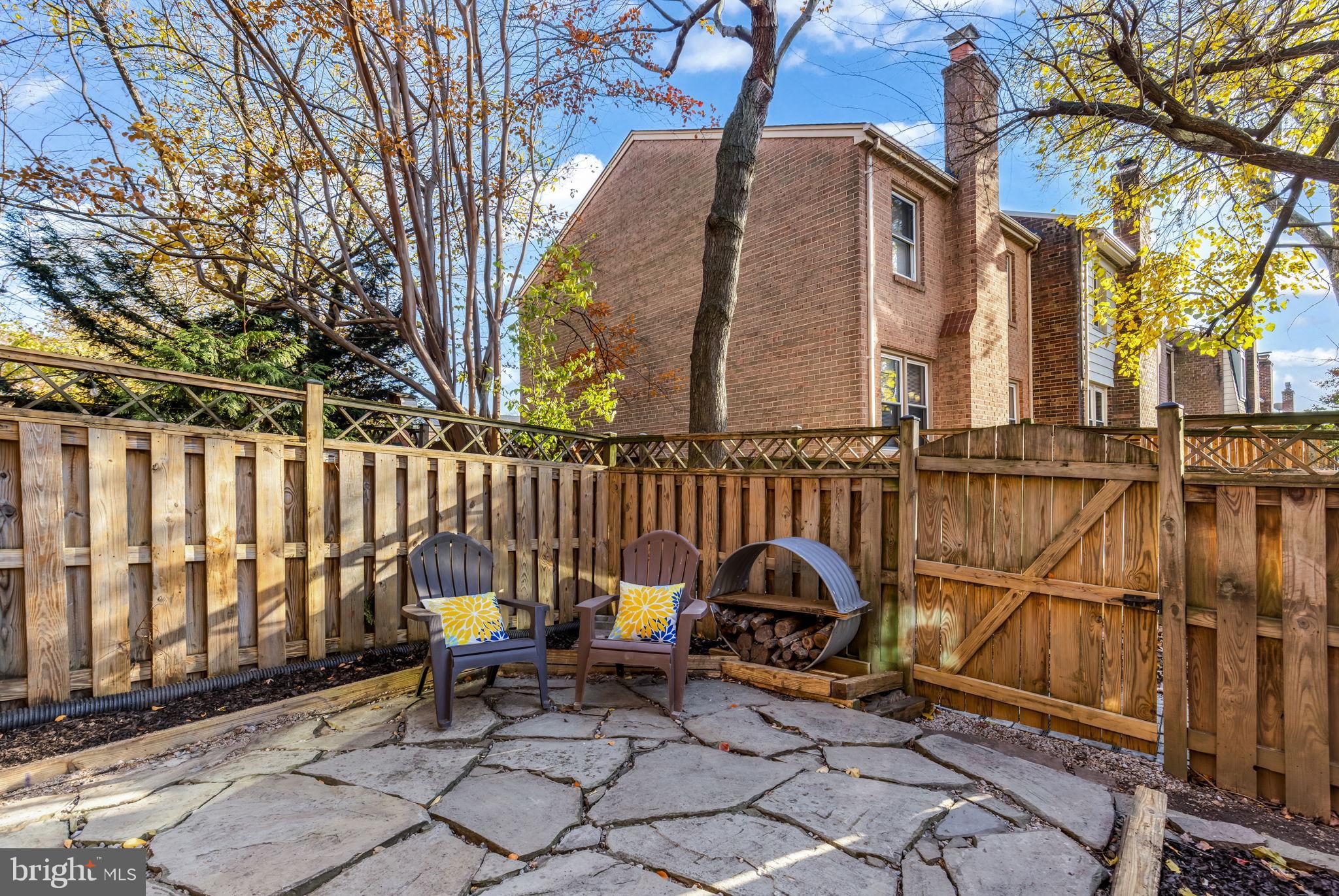 HOLLAND TOWNE - Residential