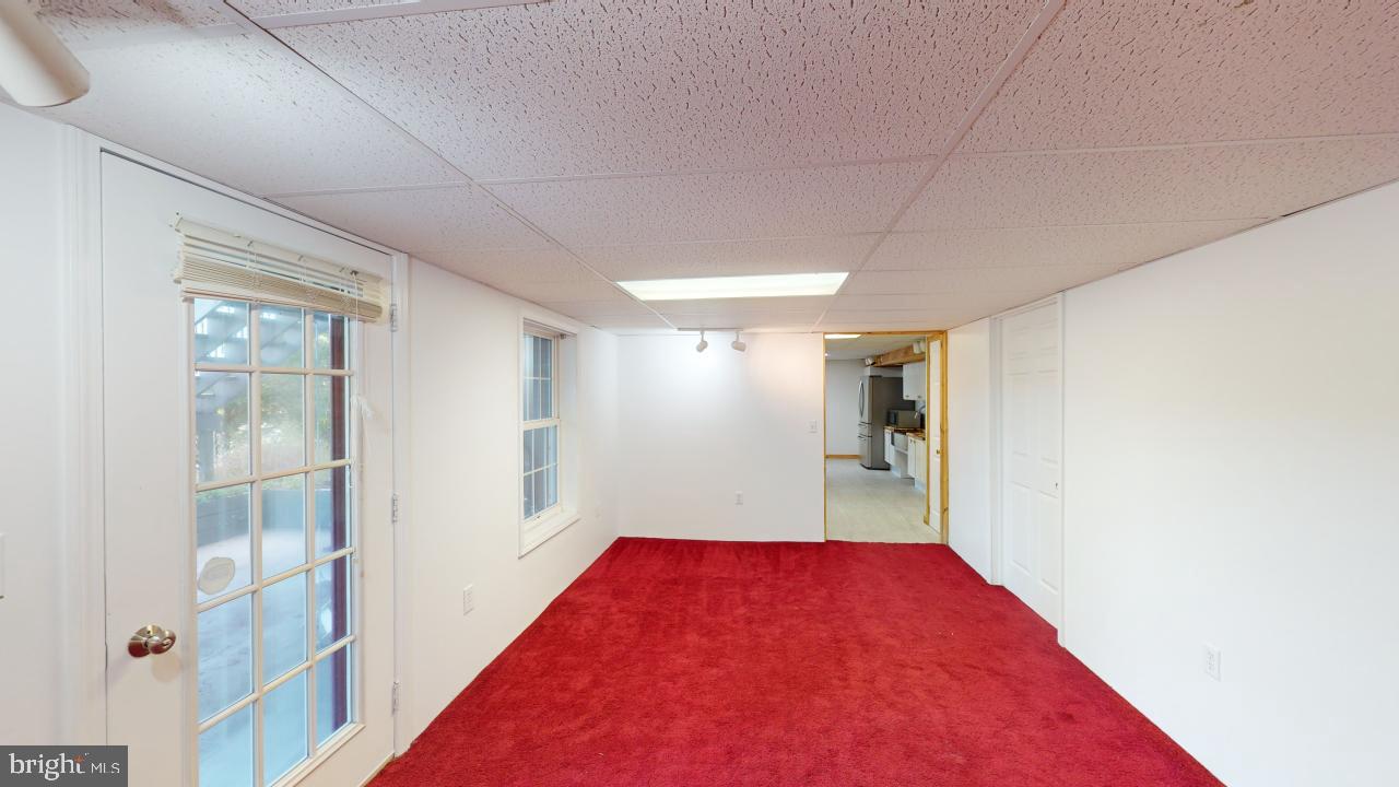 LAKEWOOD - Residential Lease