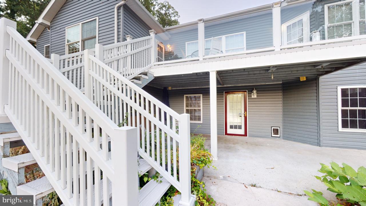 LAKEWOOD - Residential Lease