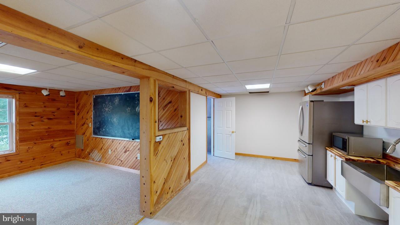 LAKEWOOD - Residential Lease