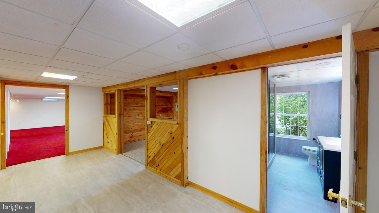 LAKEWOOD - Residential Lease