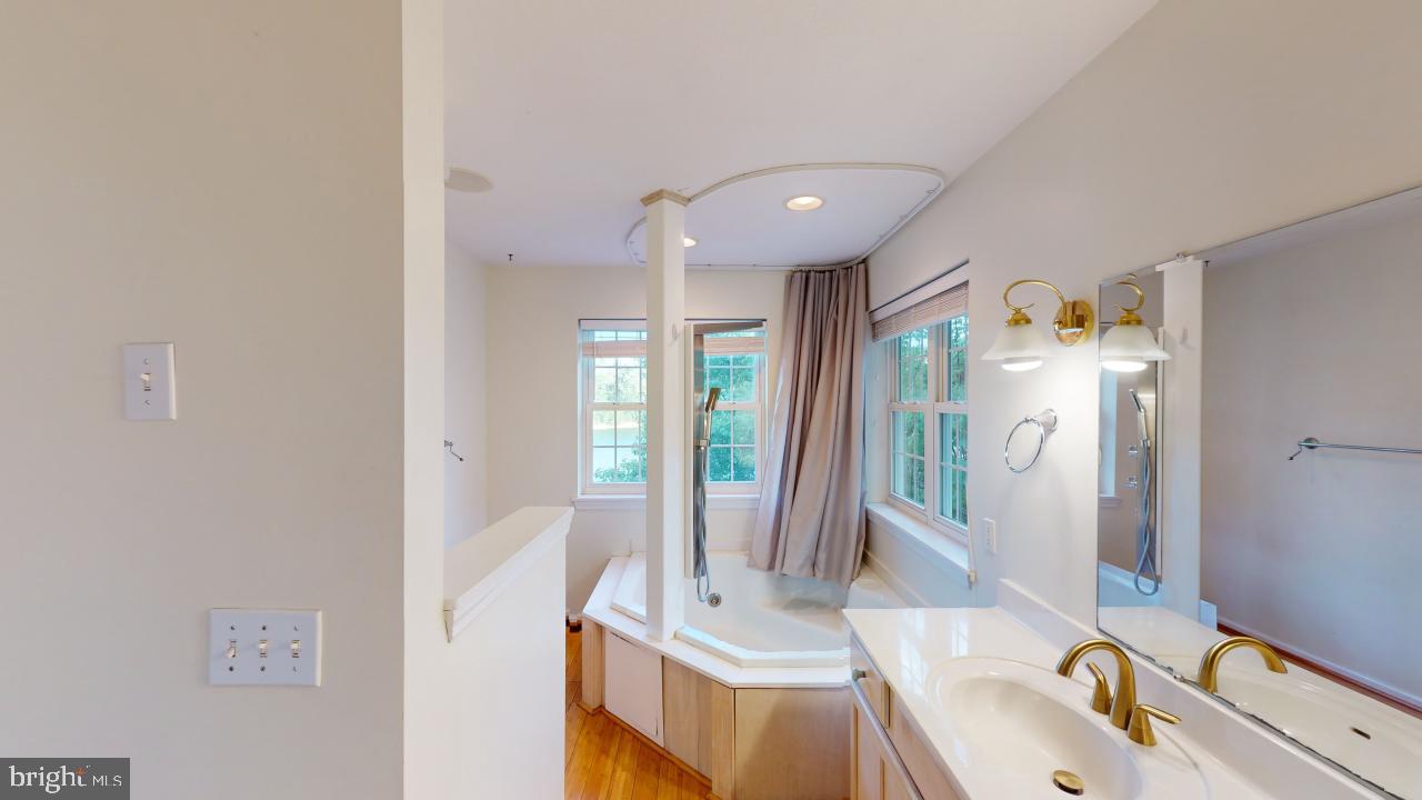 LAKEWOOD - Residential Lease