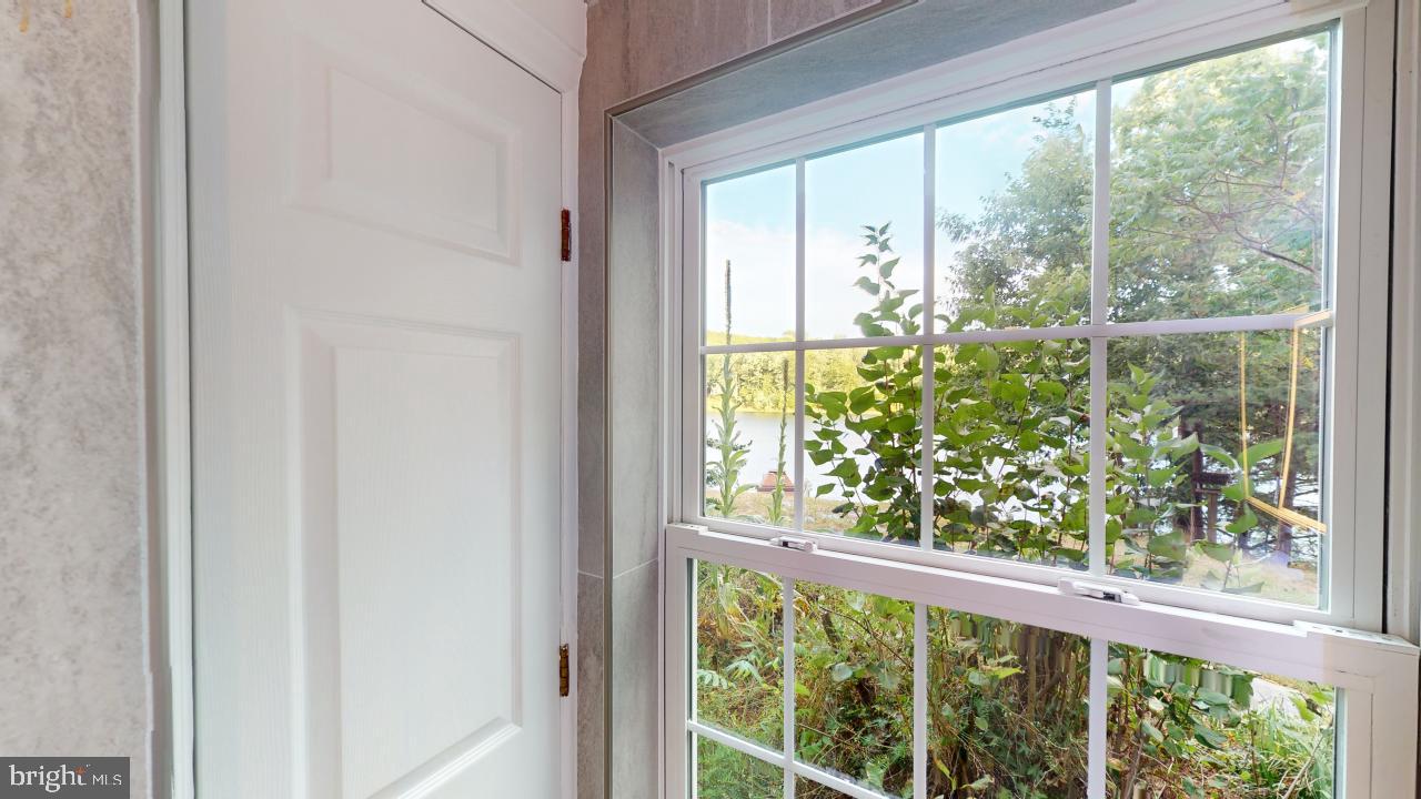 LAKEWOOD - Residential Lease