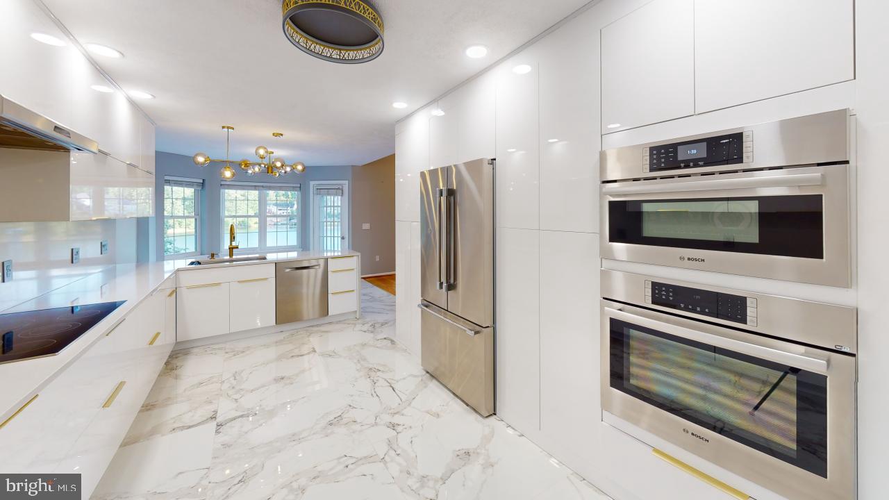 LAKEWOOD - Residential Lease