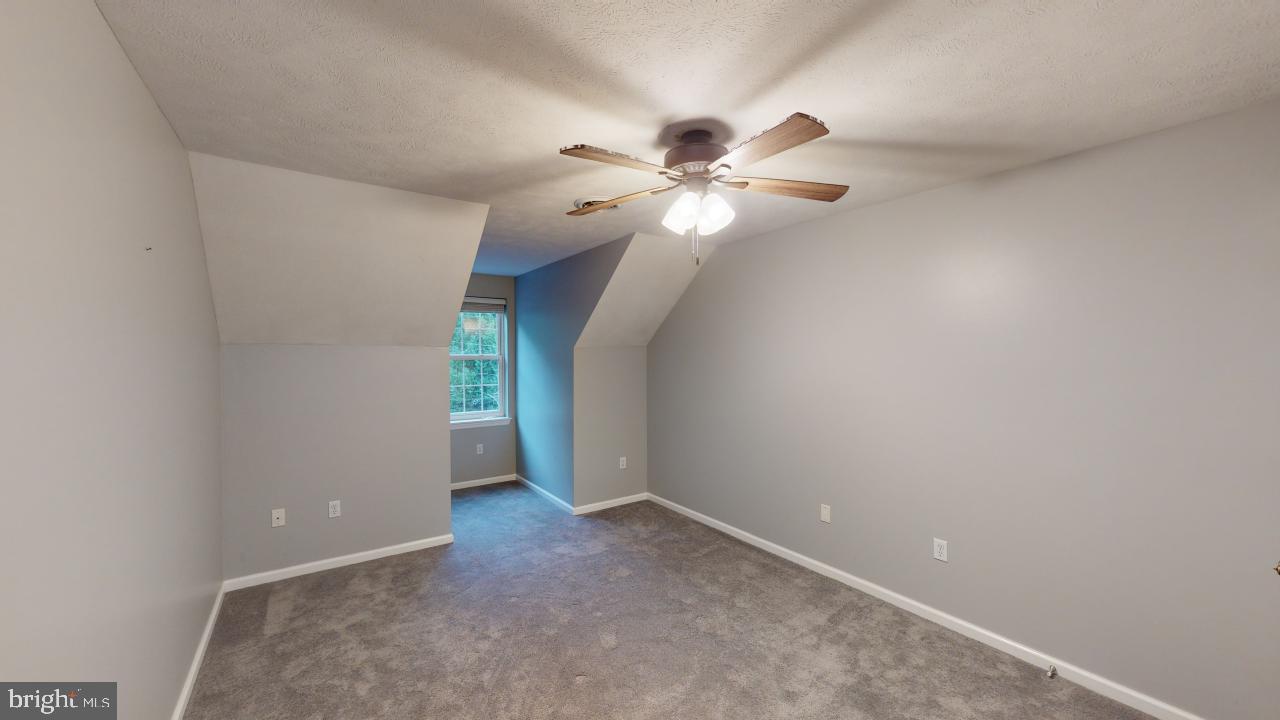 LAKEWOOD - Residential Lease