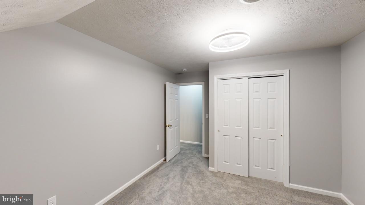 LAKEWOOD - Residential Lease