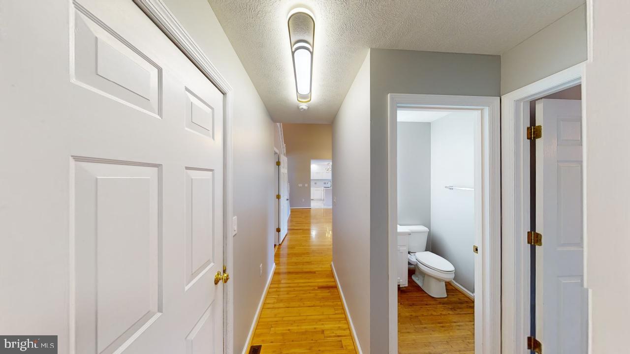 LAKEWOOD - Residential Lease