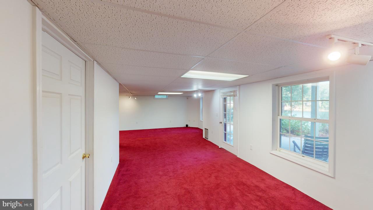 LAKEWOOD - Residential Lease