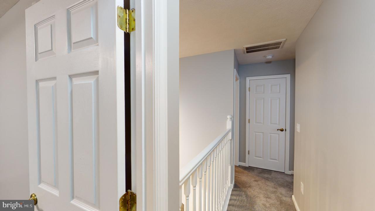 LAKEWOOD - Residential Lease