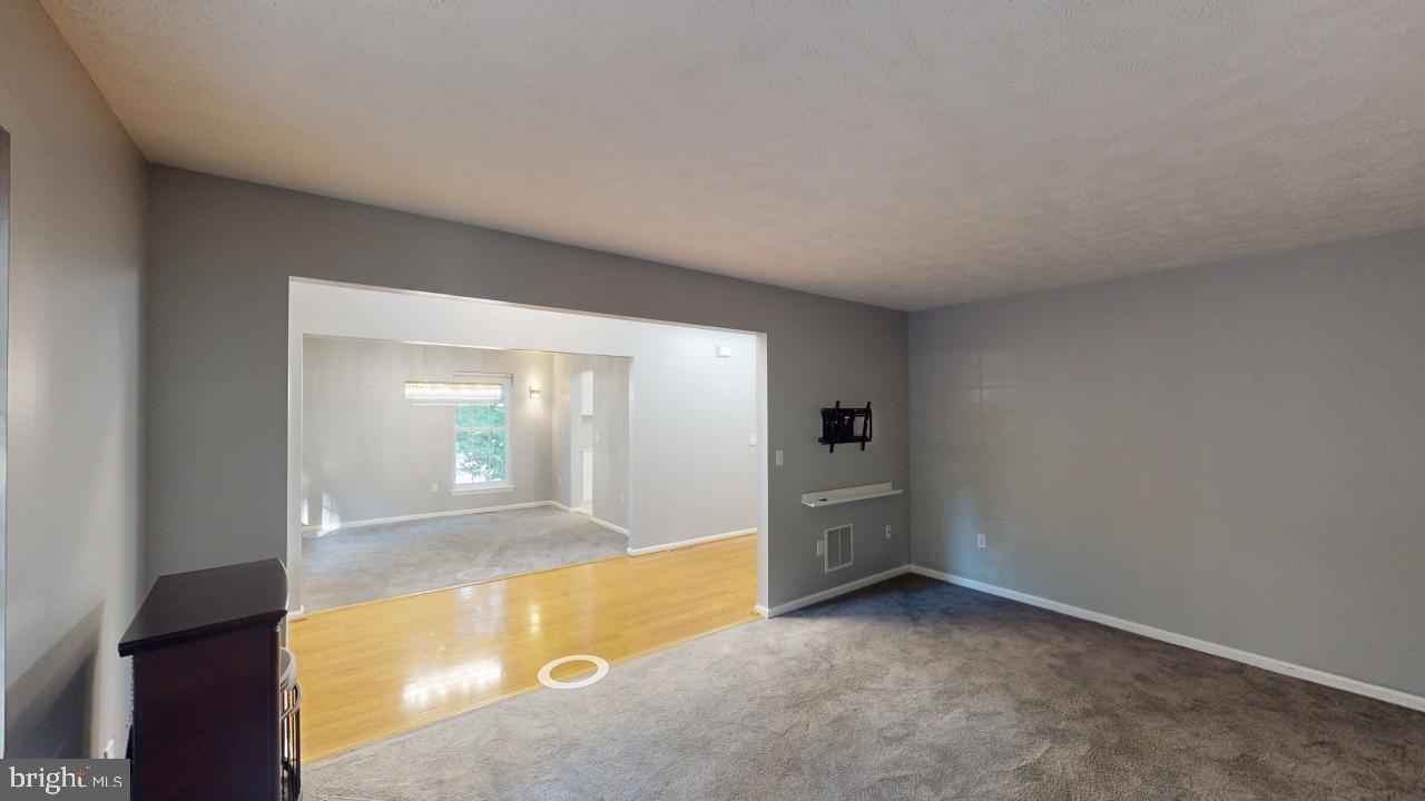 LAKEWOOD - Residential Lease