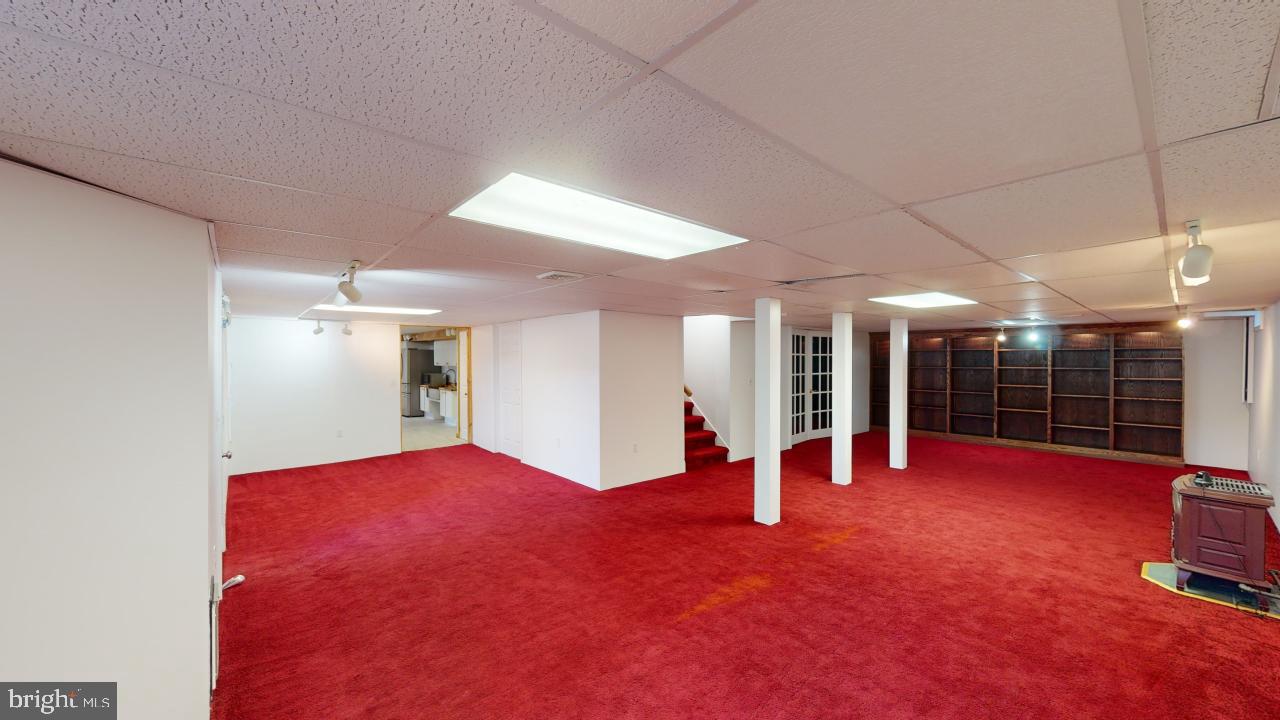 LAKEWOOD - Residential Lease