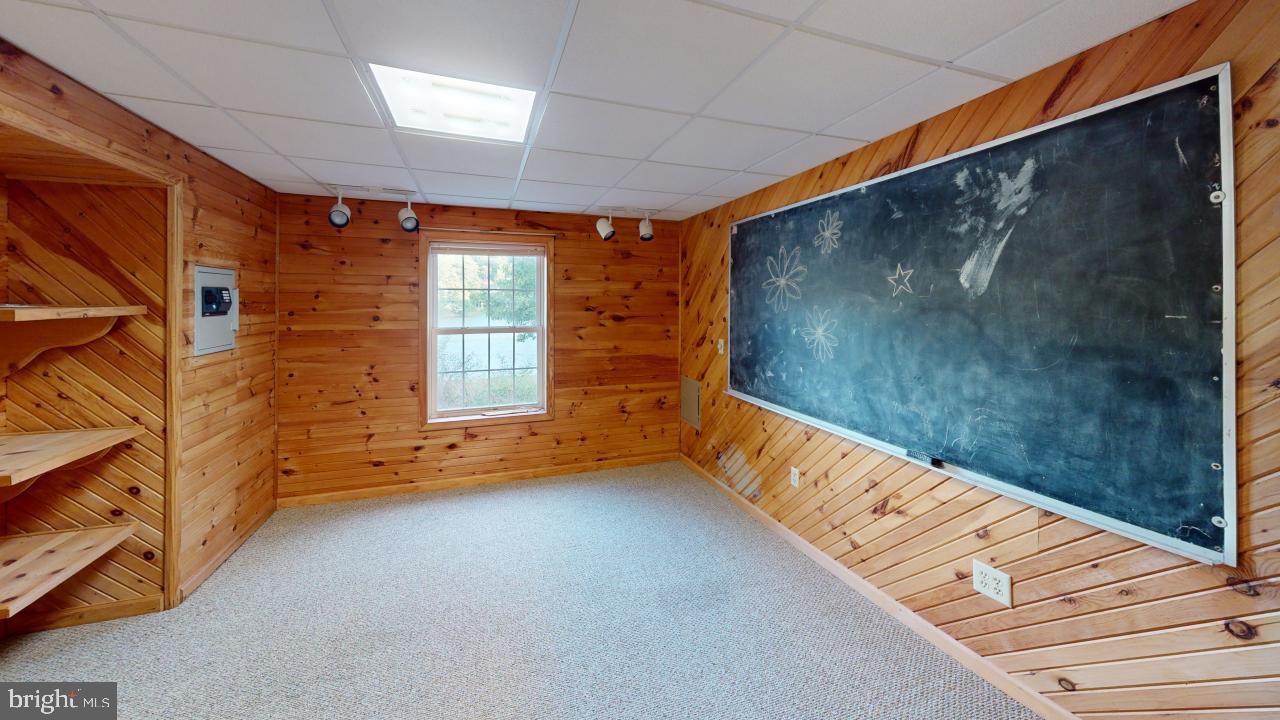 LAKEWOOD - Residential Lease