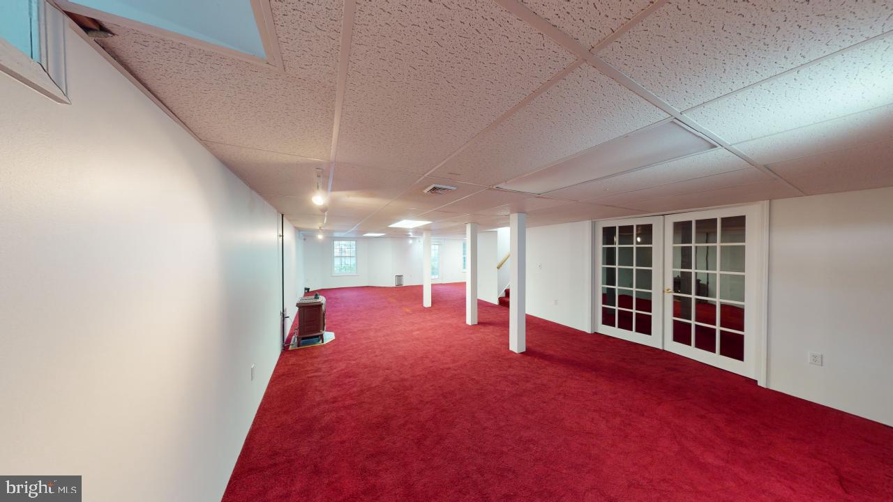 LAKEWOOD - Residential Lease