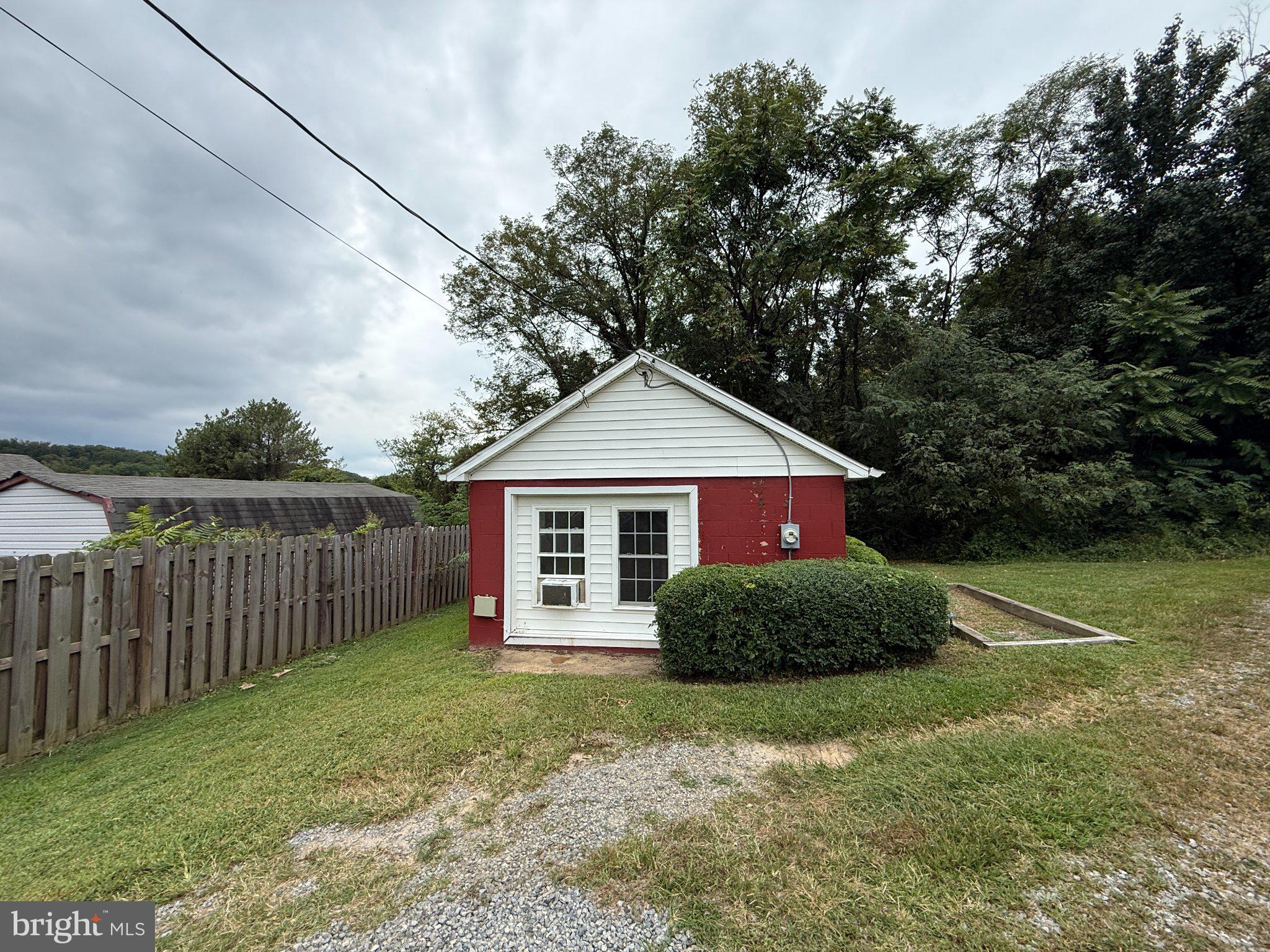 181 TRUSLOW ROAD 3