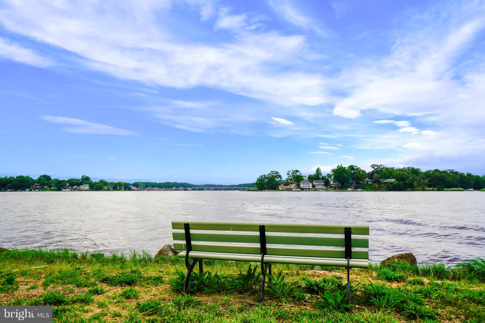 WOODLAND BEACH - Residential