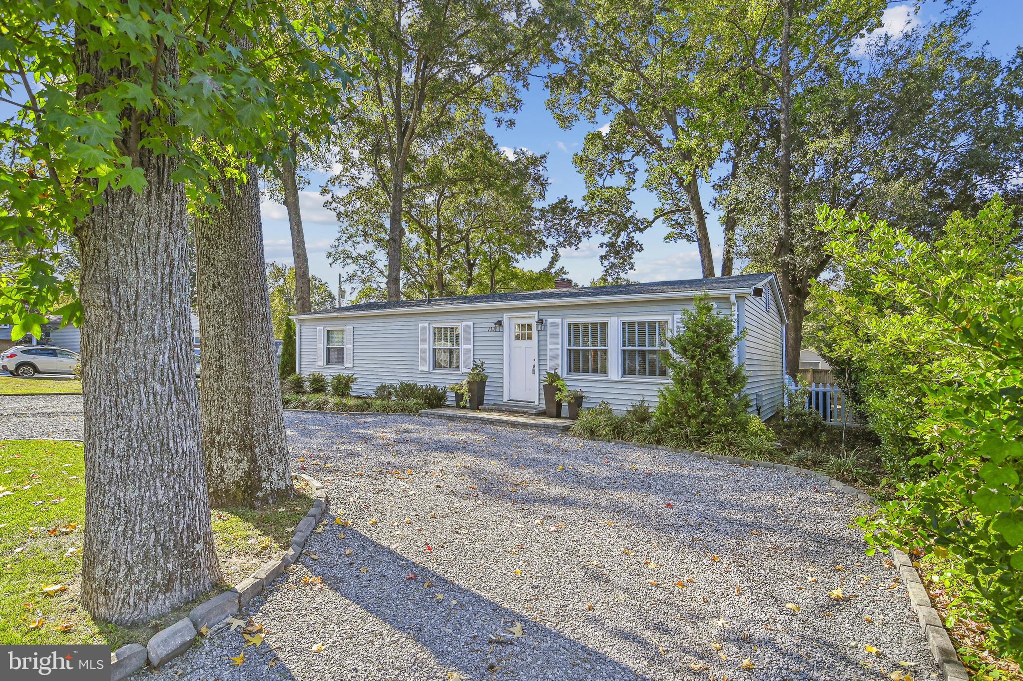 WOODLAND BEACH - Residential