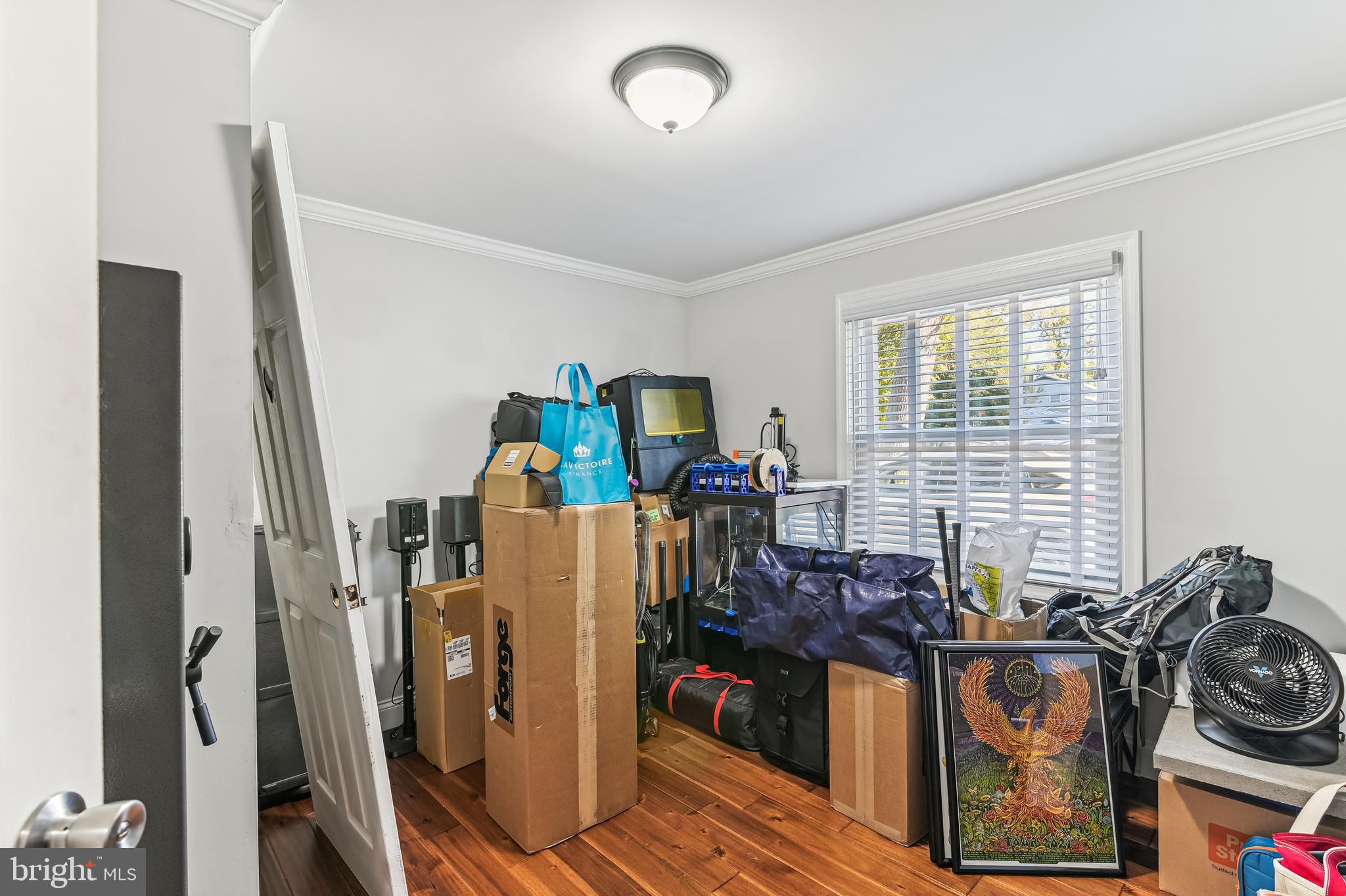 WOODLAND BEACH - Residential