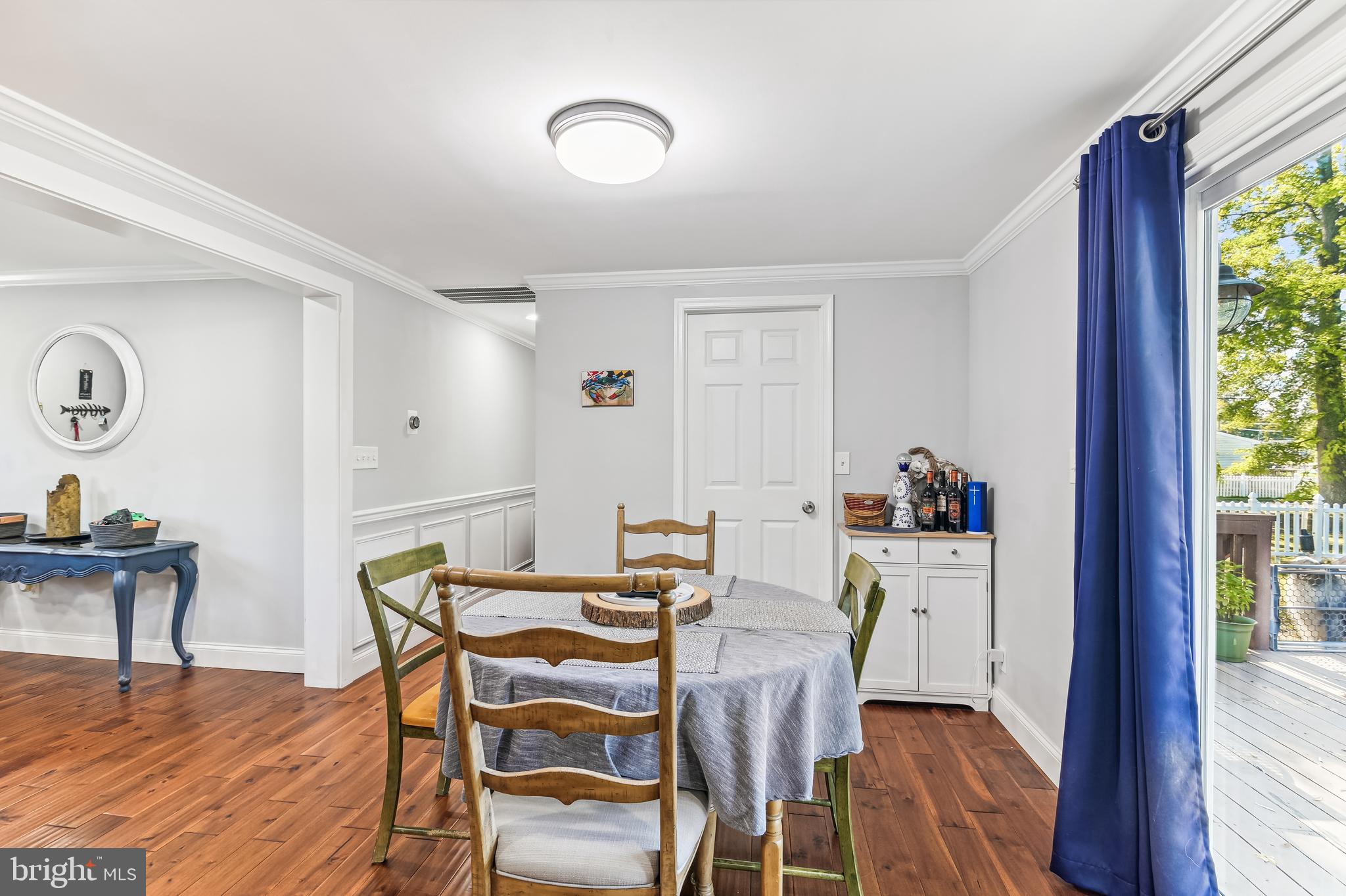 WOODLAND BEACH - Residential