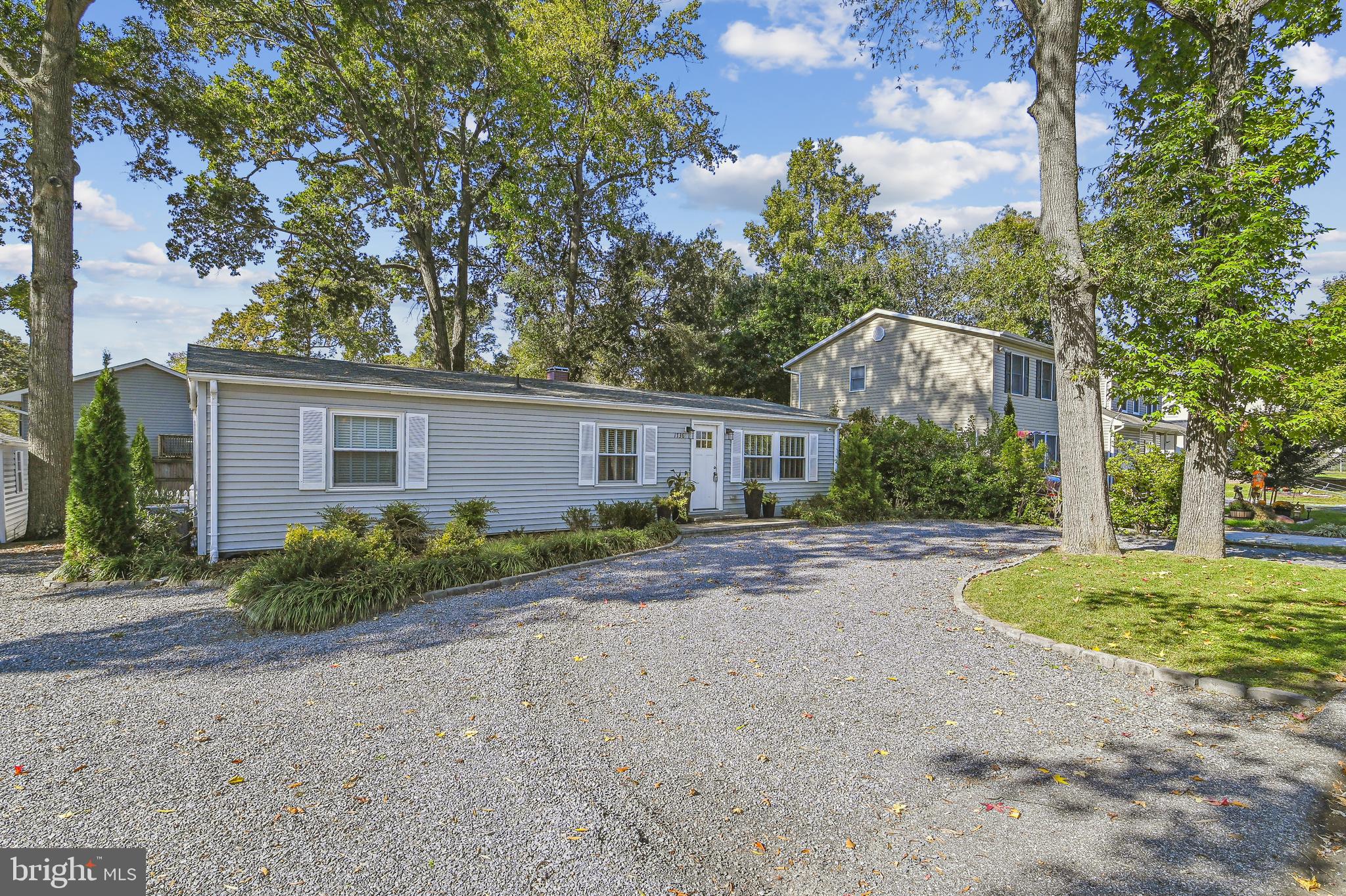 WOODLAND BEACH - Residential