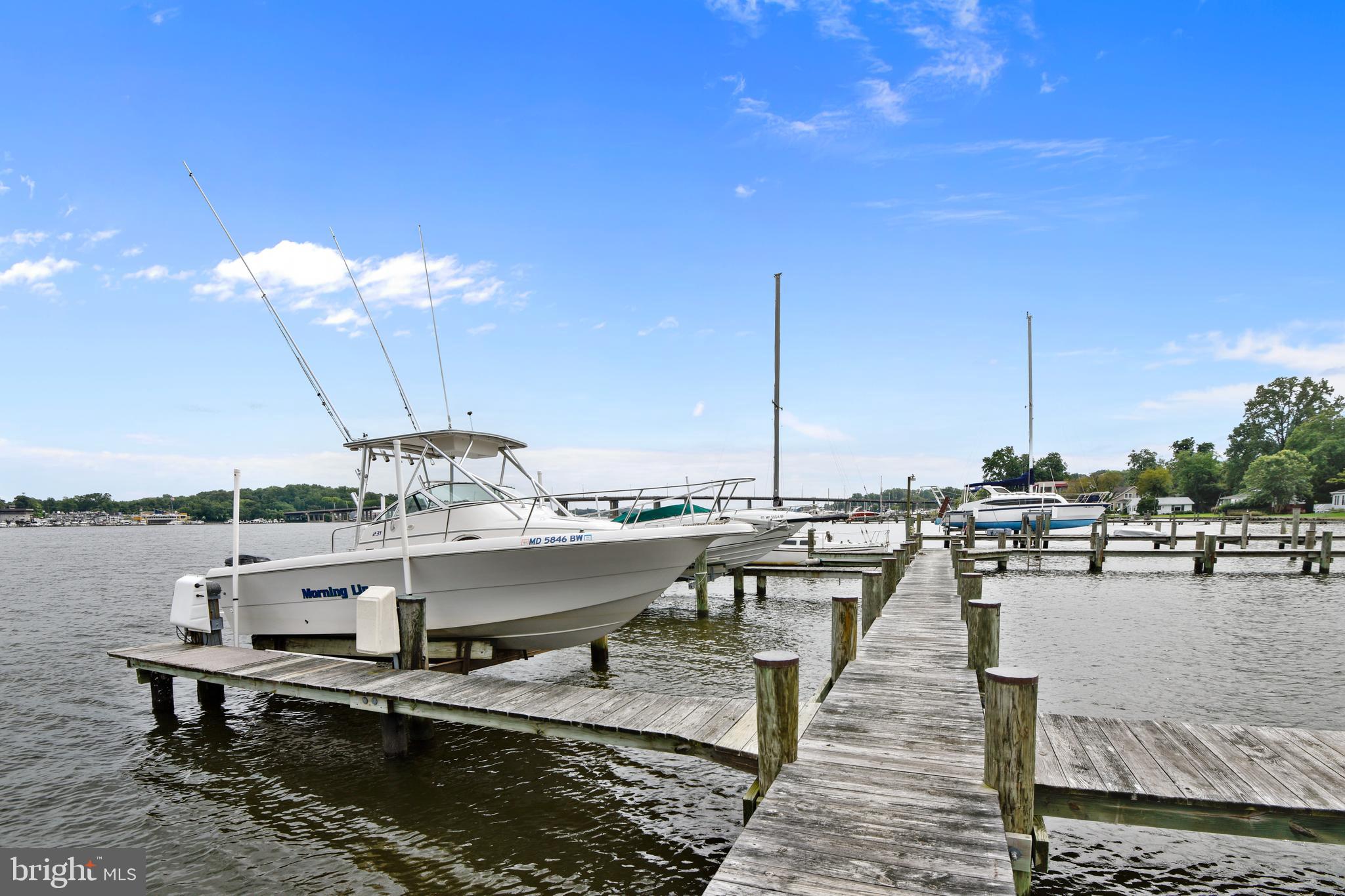 WOODLAND BEACH - Residential