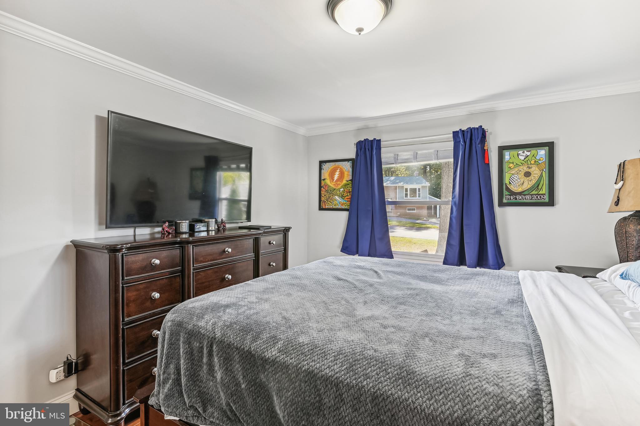 WOODLAND BEACH - Residential