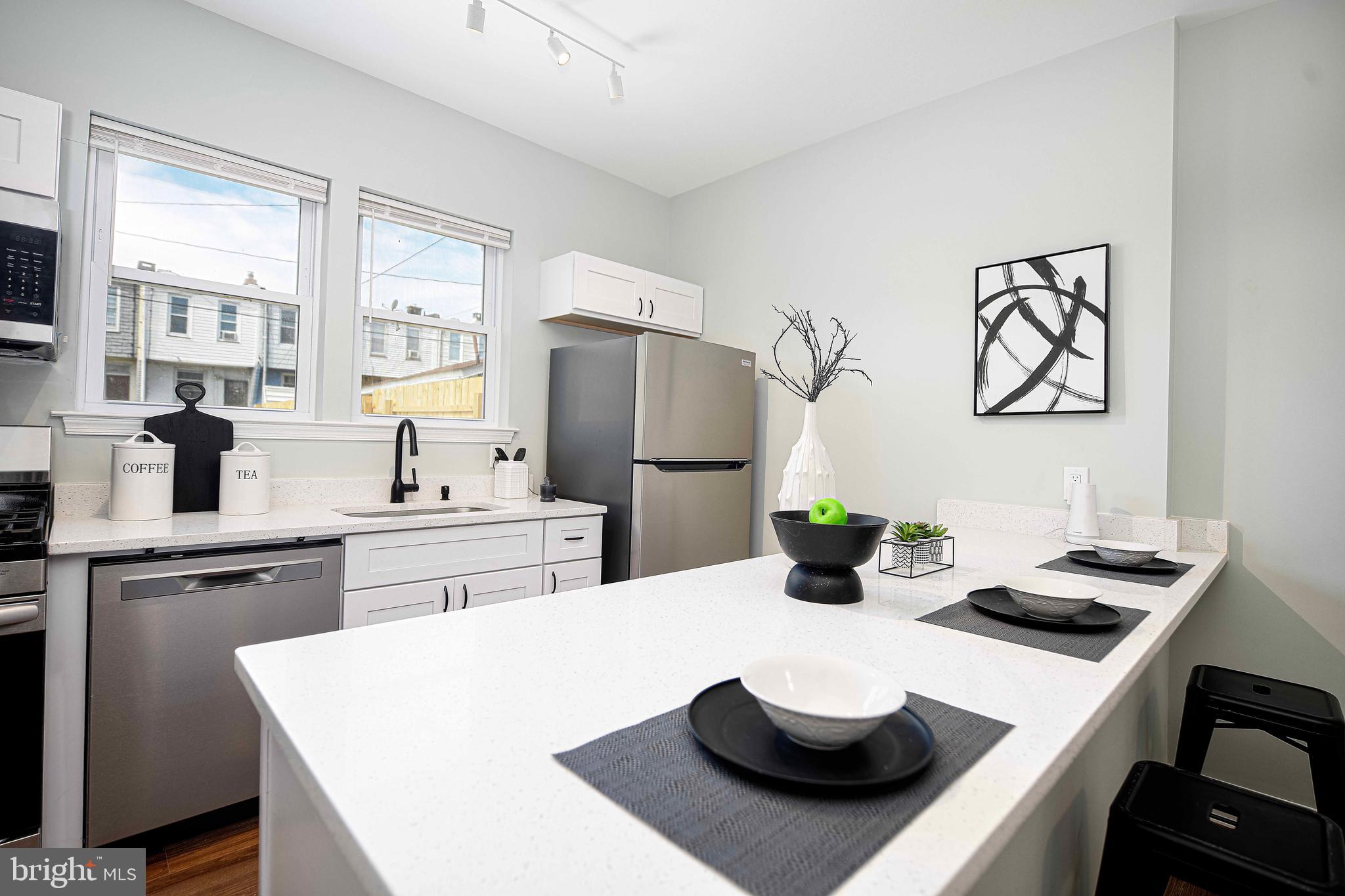 ELLWOOD PARK - Residential