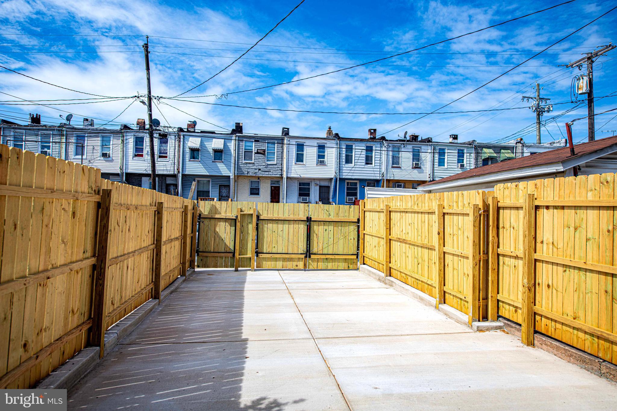 ELLWOOD PARK - Residential