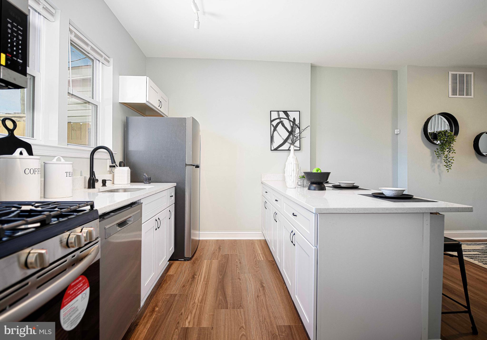 ELLWOOD PARK - Residential