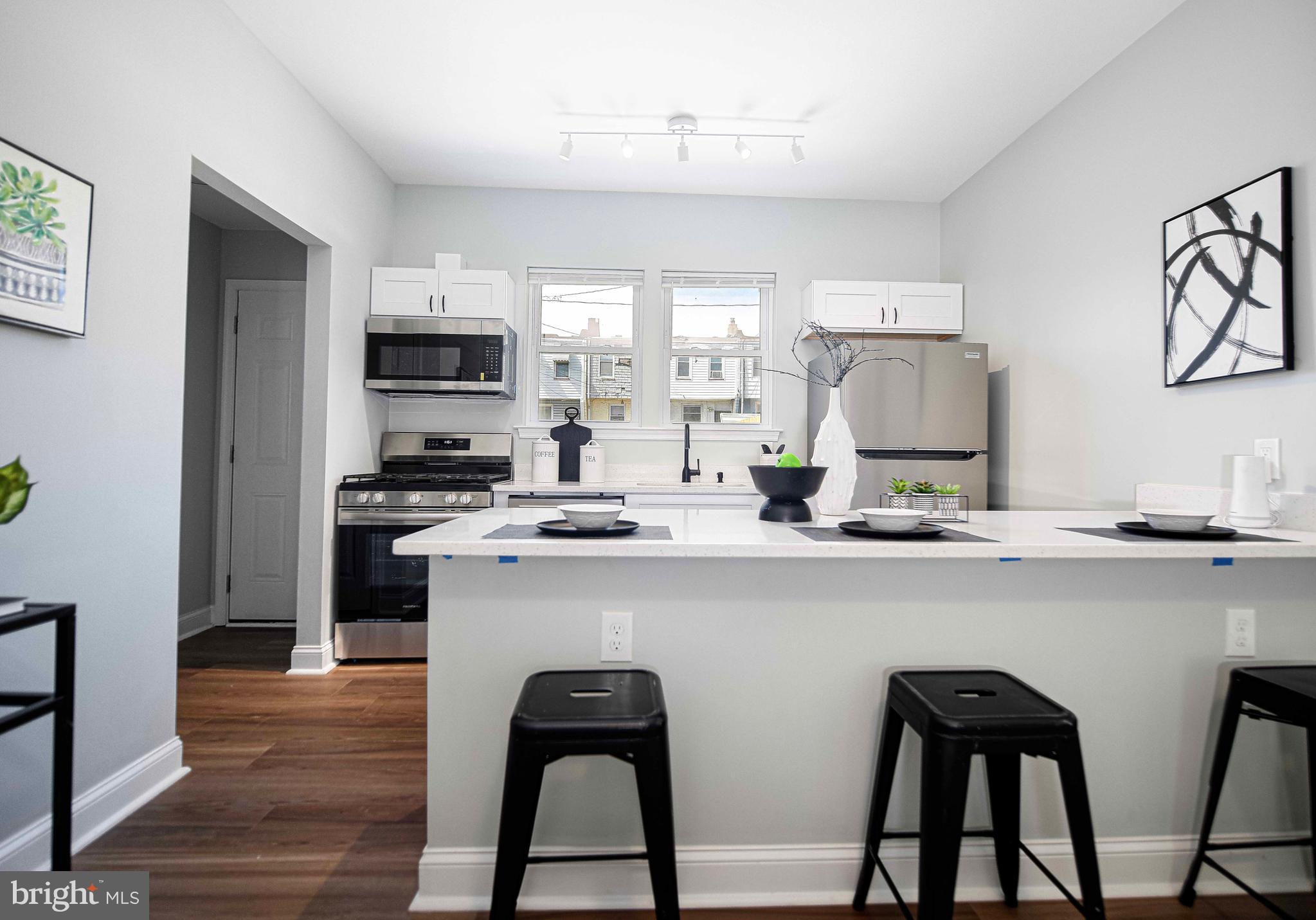 ELLWOOD PARK - Residential