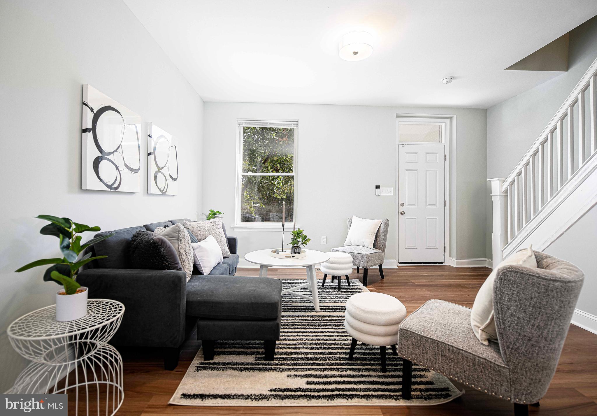 ELLWOOD PARK - Residential