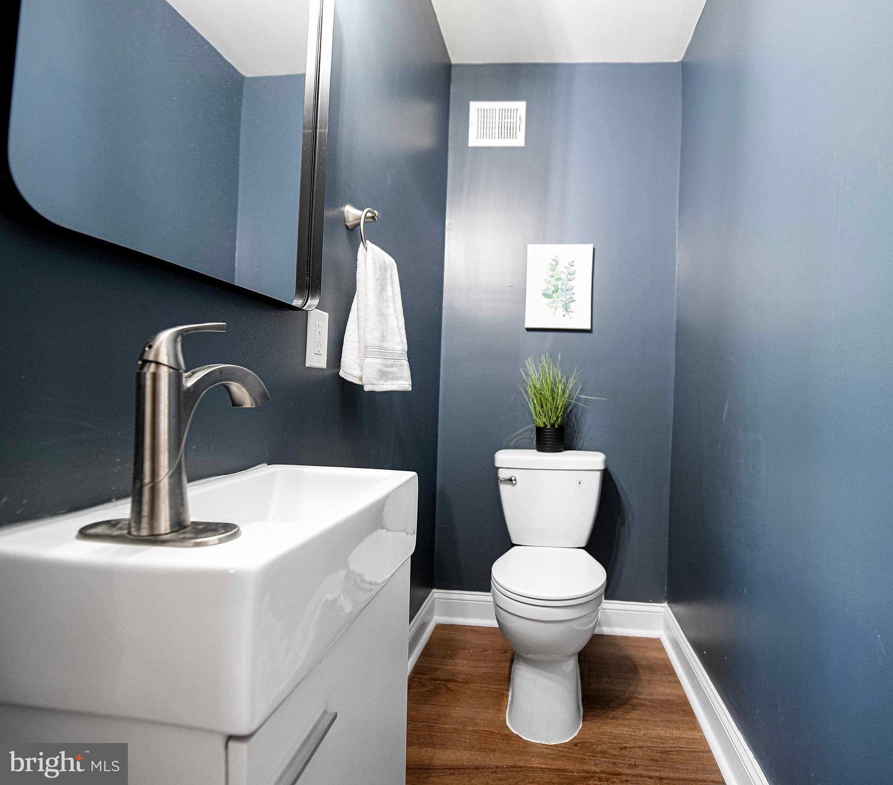 ELLWOOD PARK - Residential