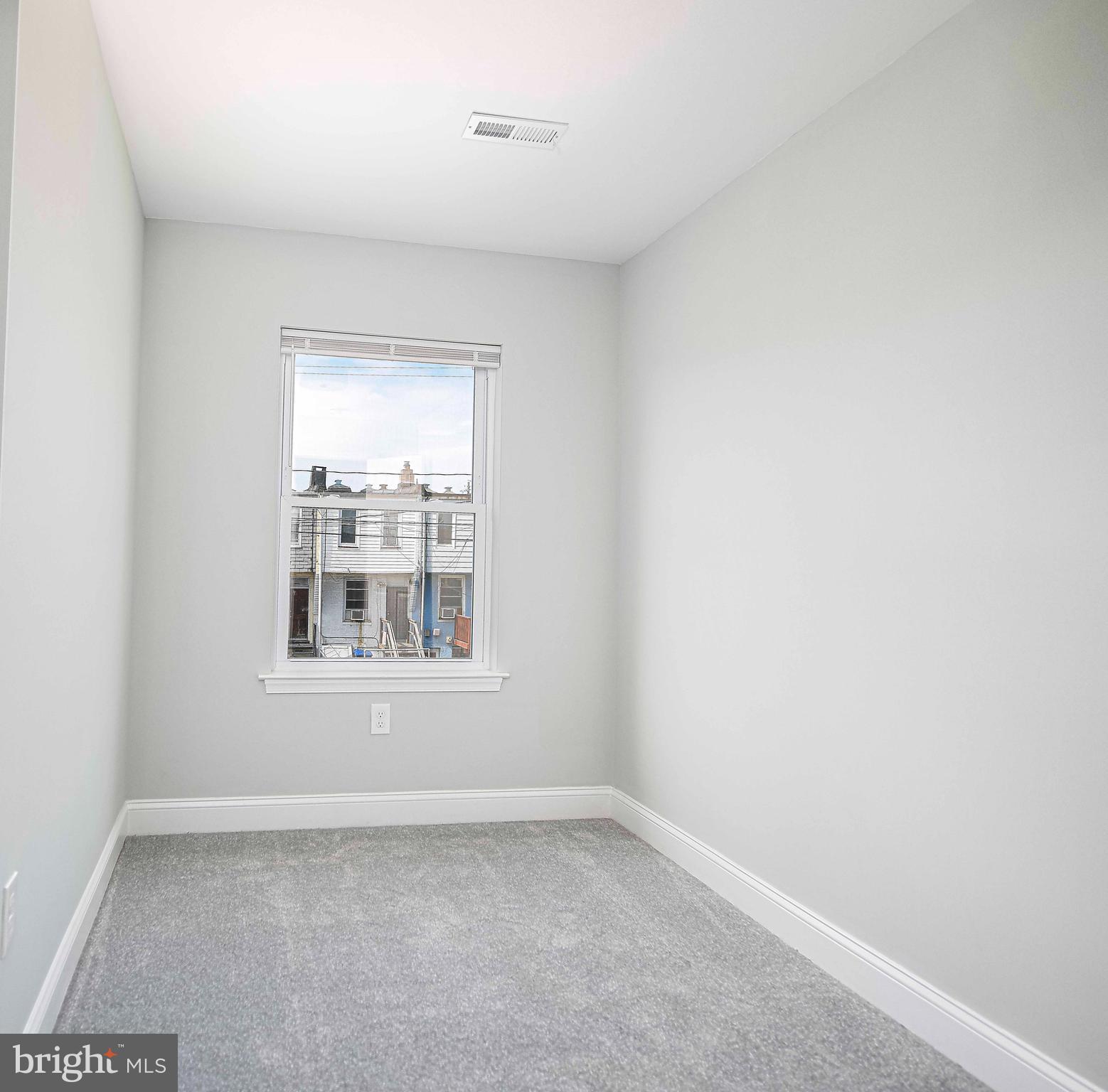 ELLWOOD PARK - Residential