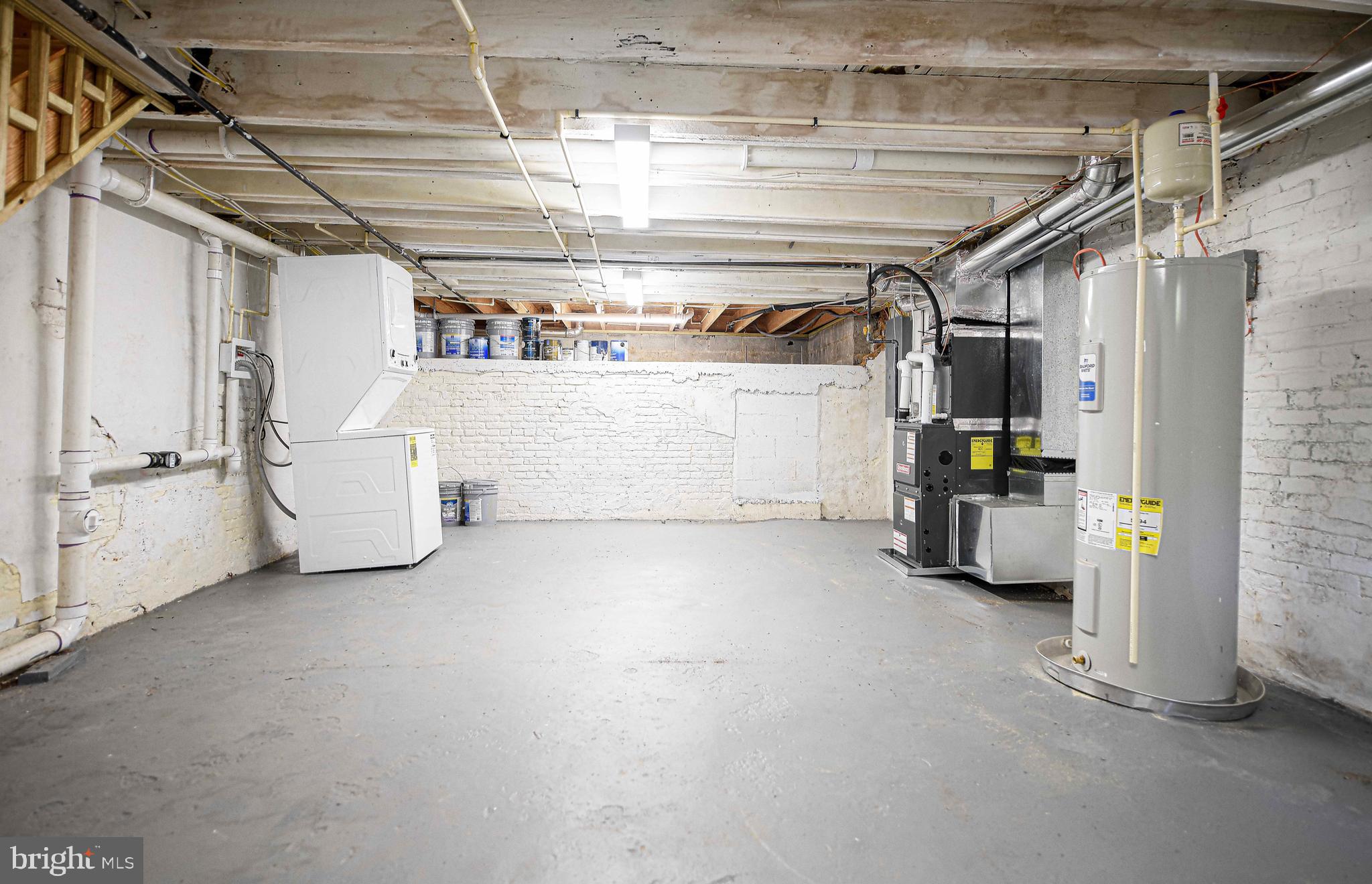 ELLWOOD PARK - Residential