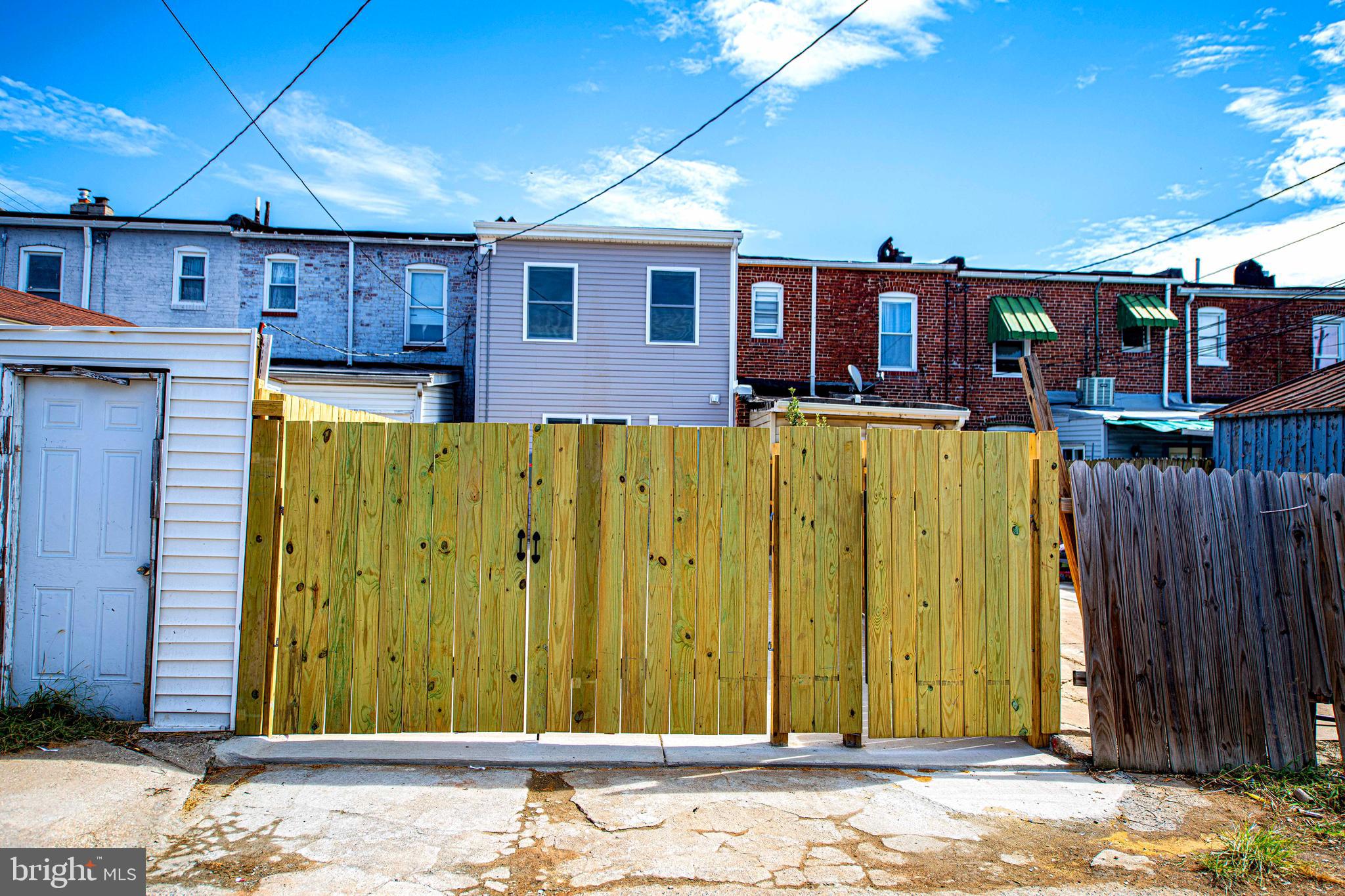 ELLWOOD PARK - Residential