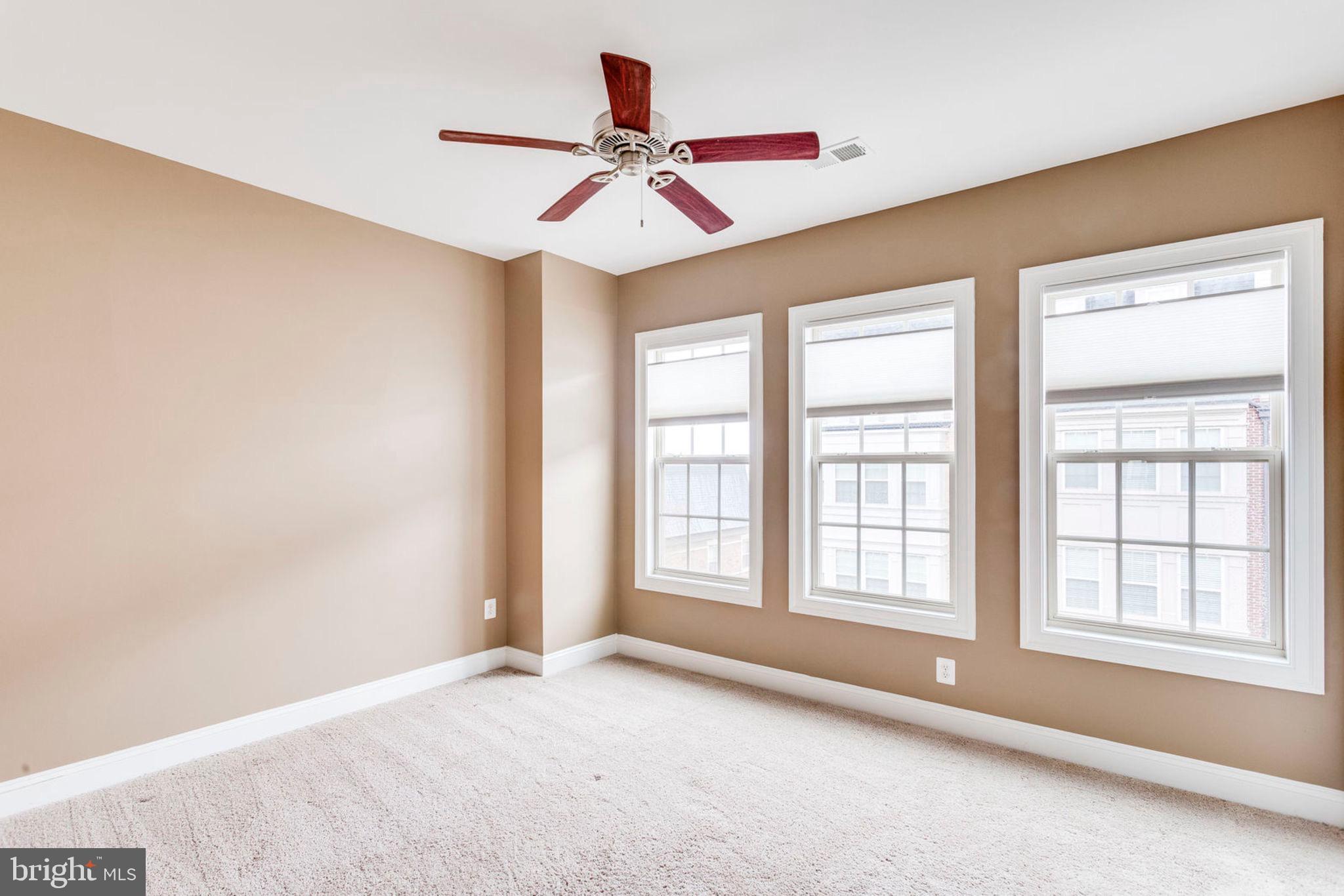 POTOMAC OVERLOOK - Residential Lease