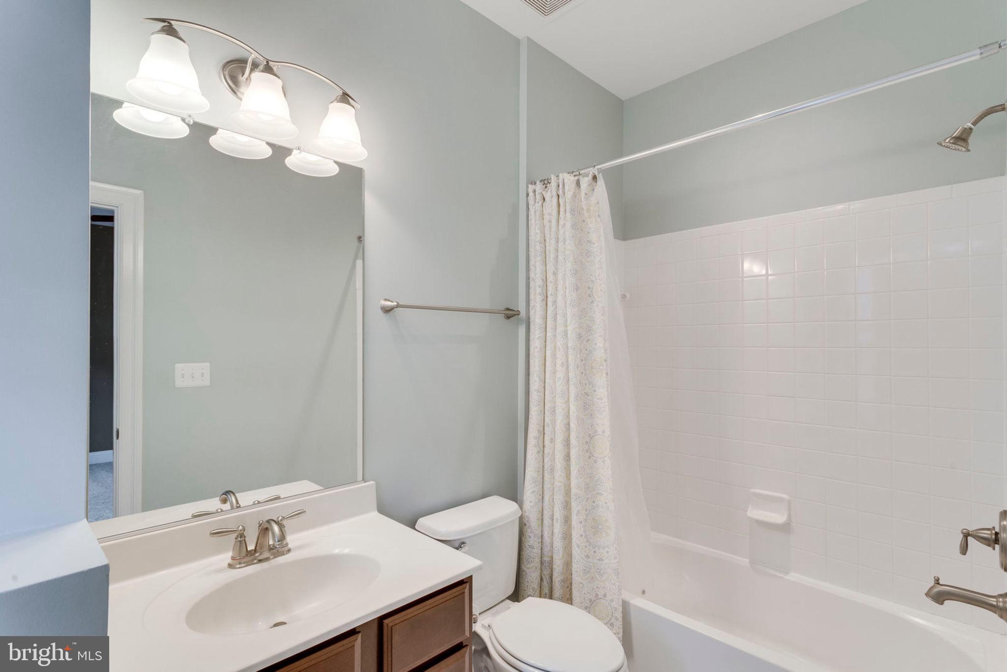 POTOMAC OVERLOOK - Residential Lease