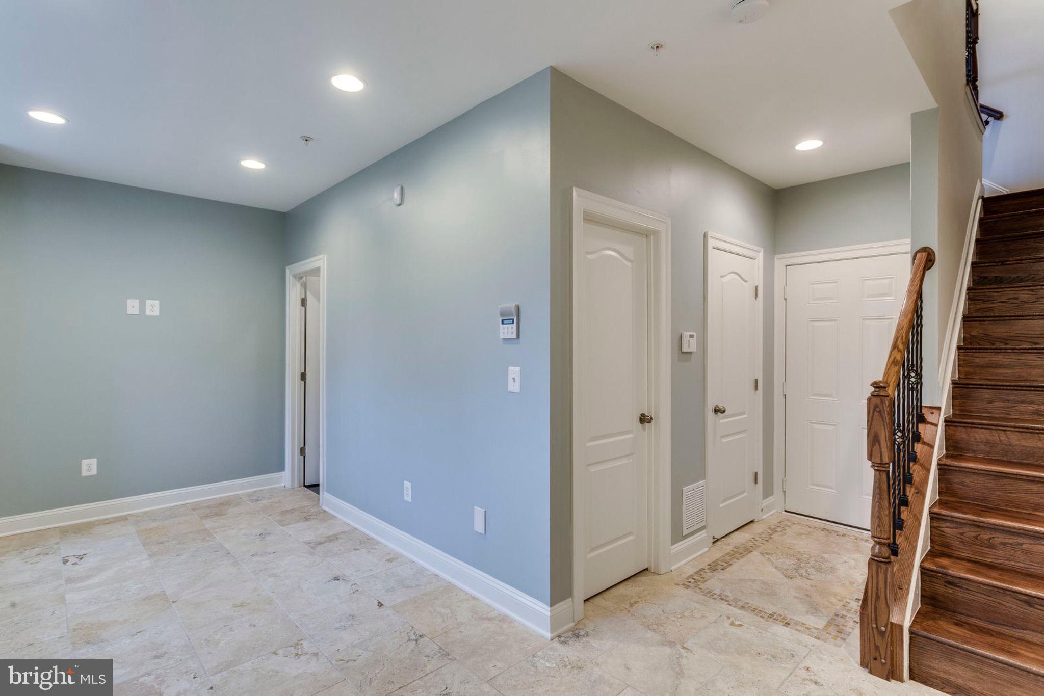 POTOMAC OVERLOOK - Residential Lease