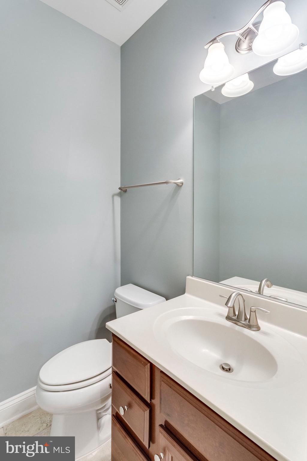 POTOMAC OVERLOOK - Residential Lease