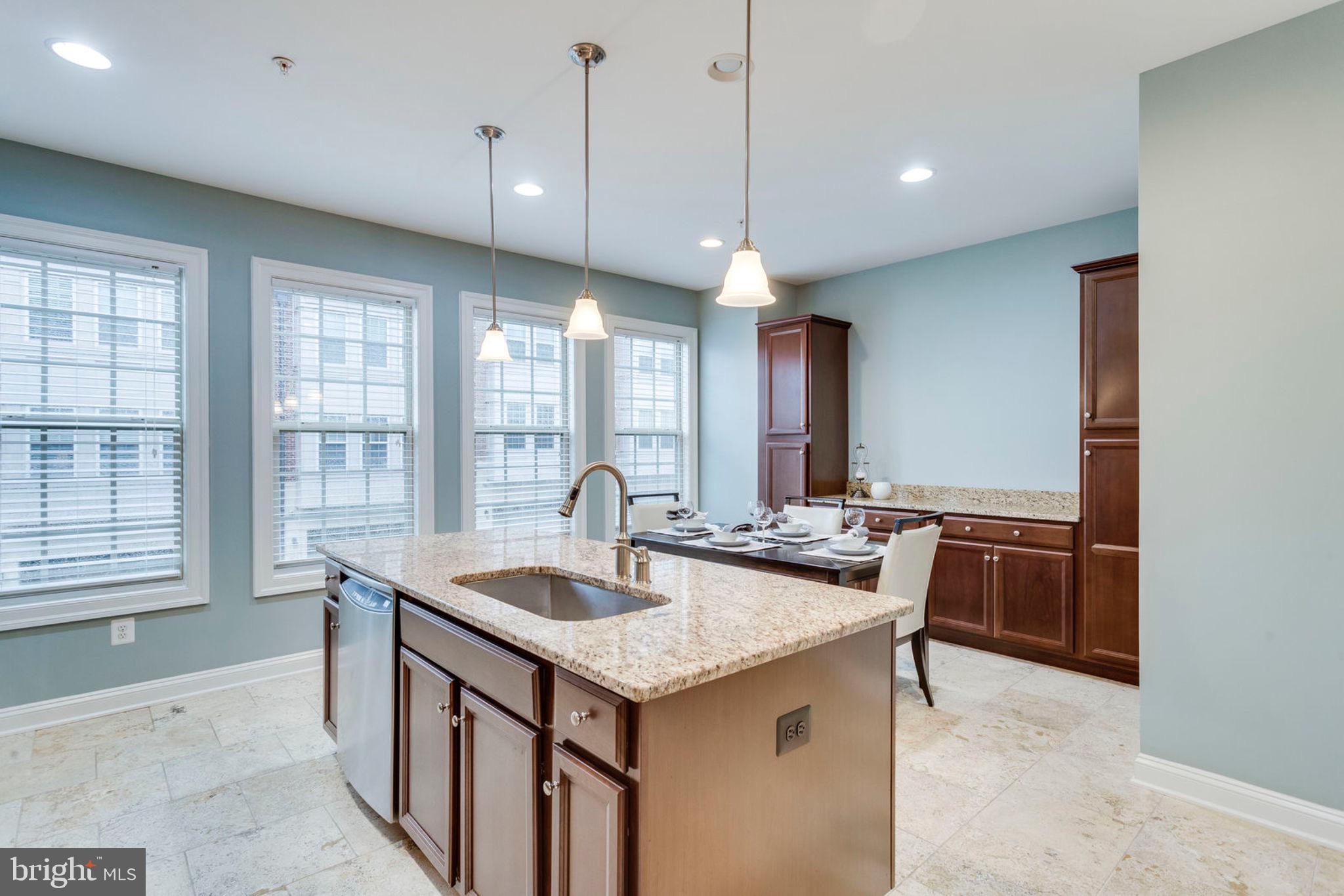 POTOMAC OVERLOOK - Residential Lease