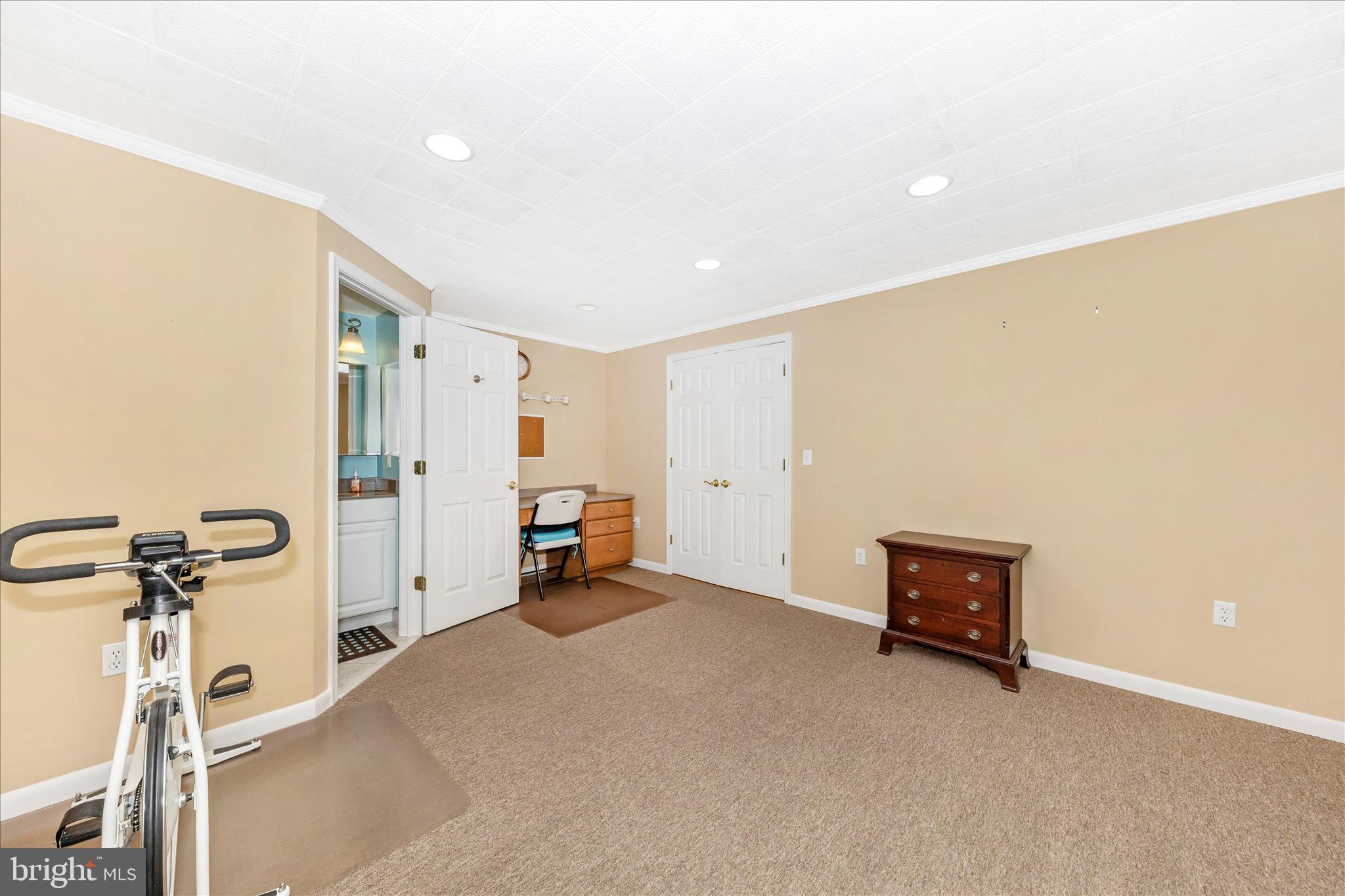 FOXFIELD AT MIDDLETOWN - Residential