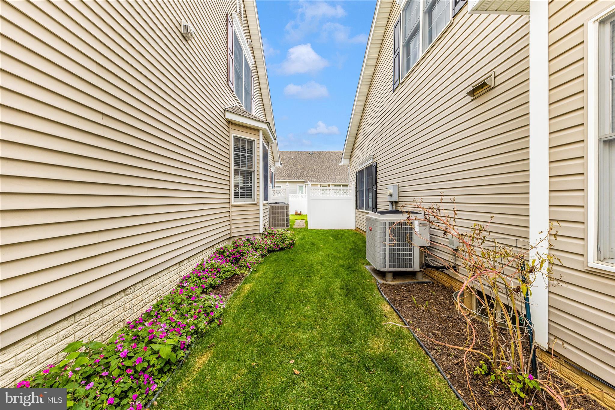 FOXFIELD AT MIDDLETOWN - Residential