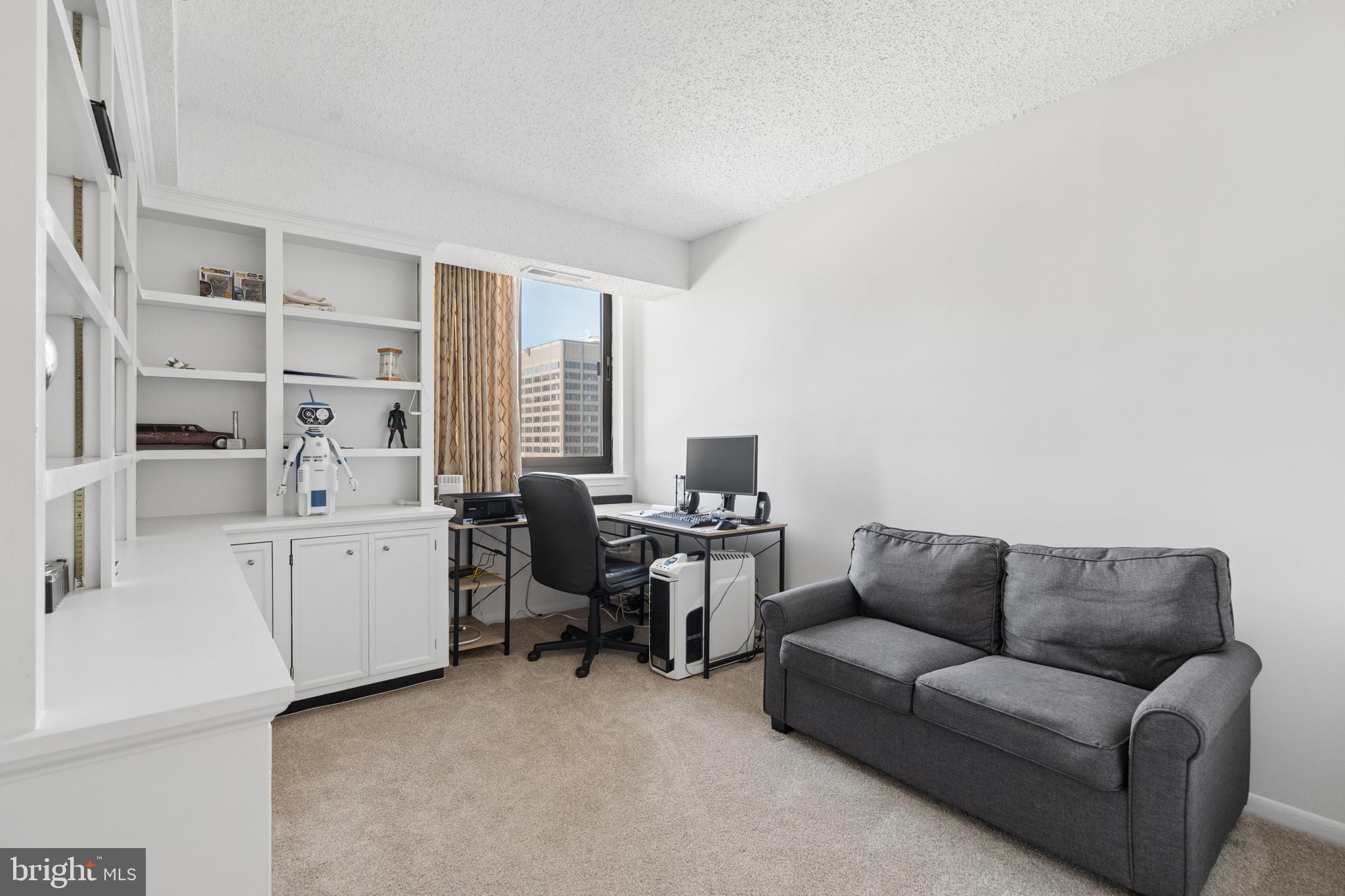 SKYLINE SQUARE CONDO - Residential