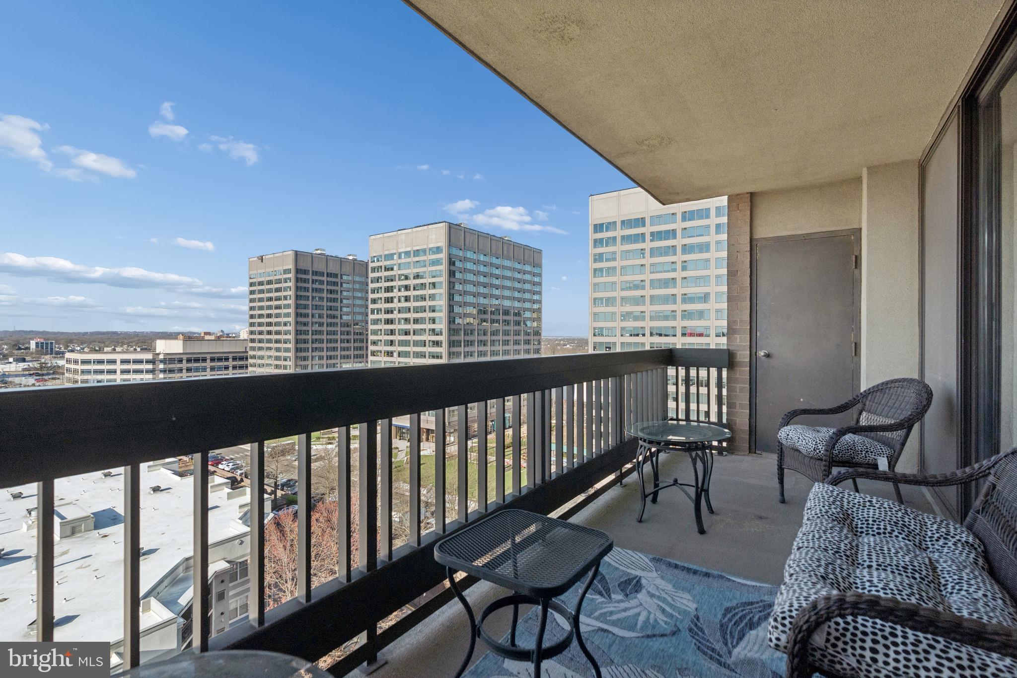 SKYLINE SQUARE CONDO - Residential