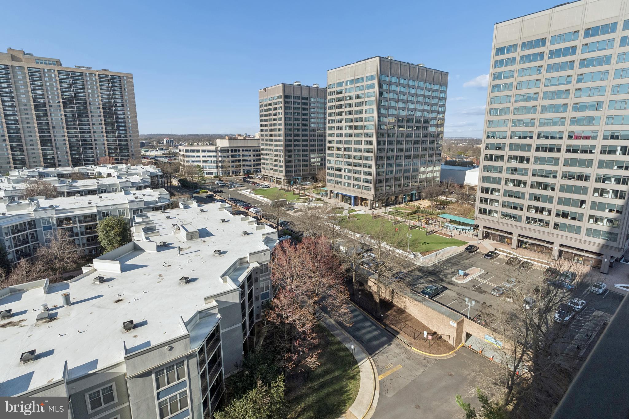 SKYLINE SQUARE CONDO - Residential